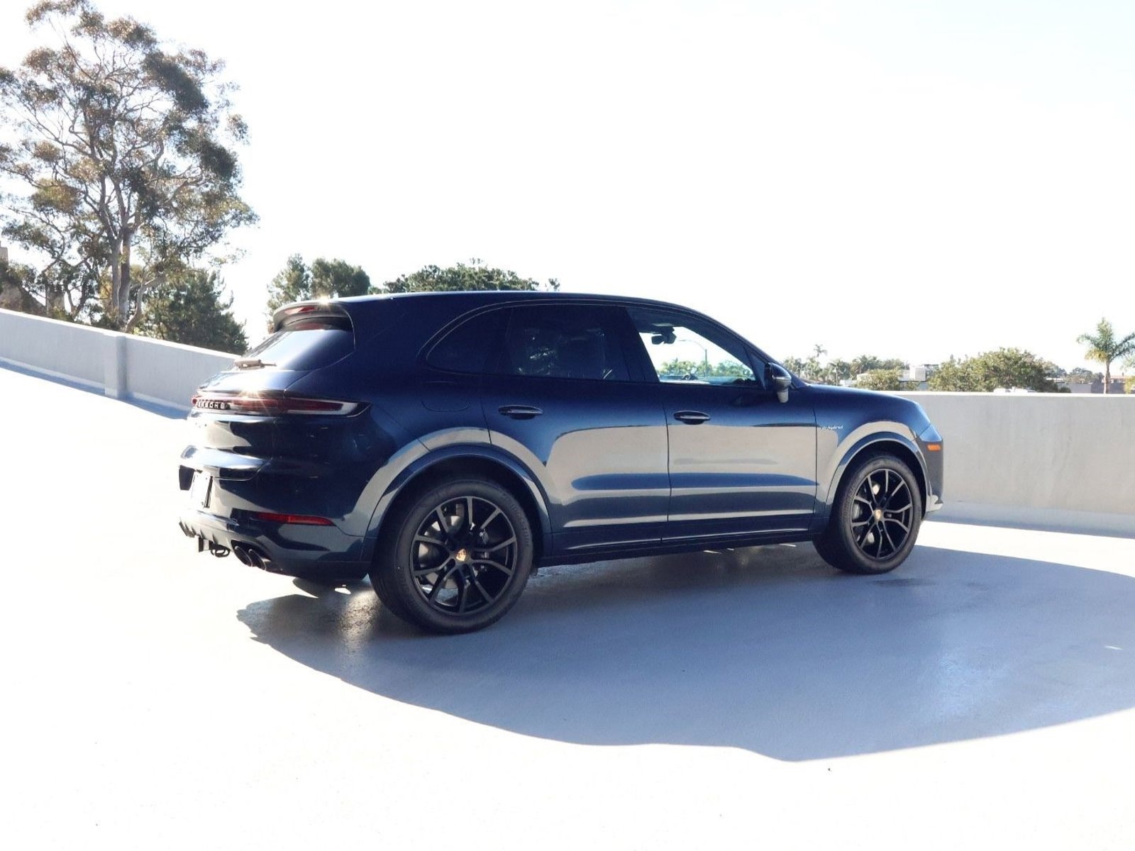 2026 Porsche Cayenne E-Hybrid E-Hybrid photo 3