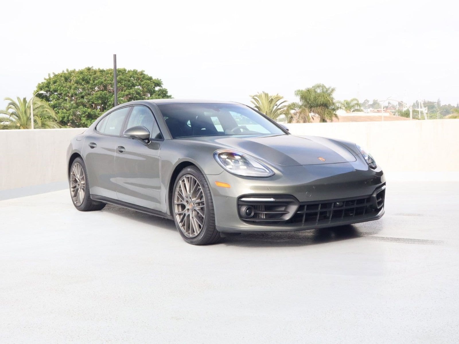 2023 Porsche Panamera Platinum Edition photo 6
