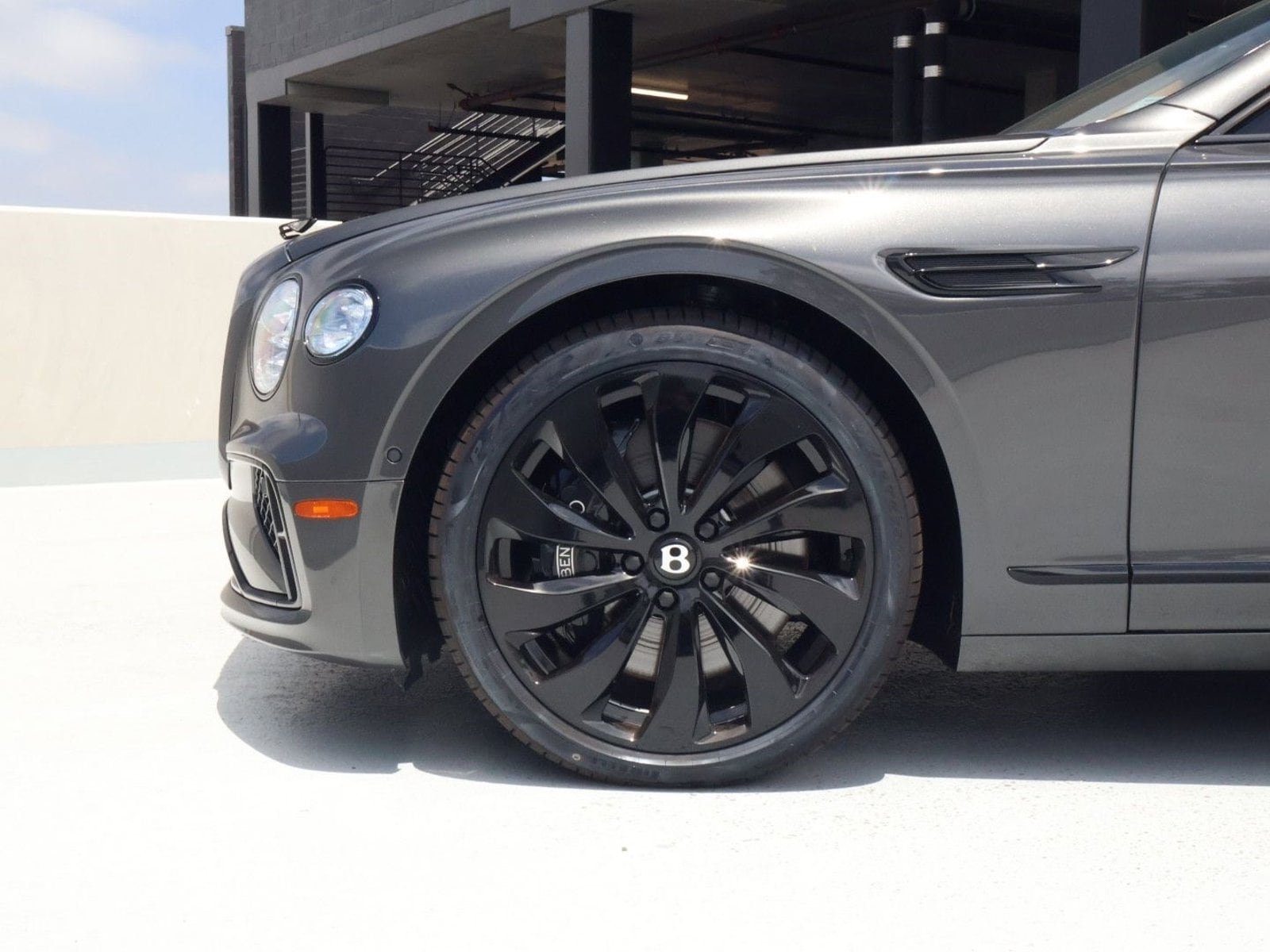 2025 Bentley Flying Spur - Photo 7