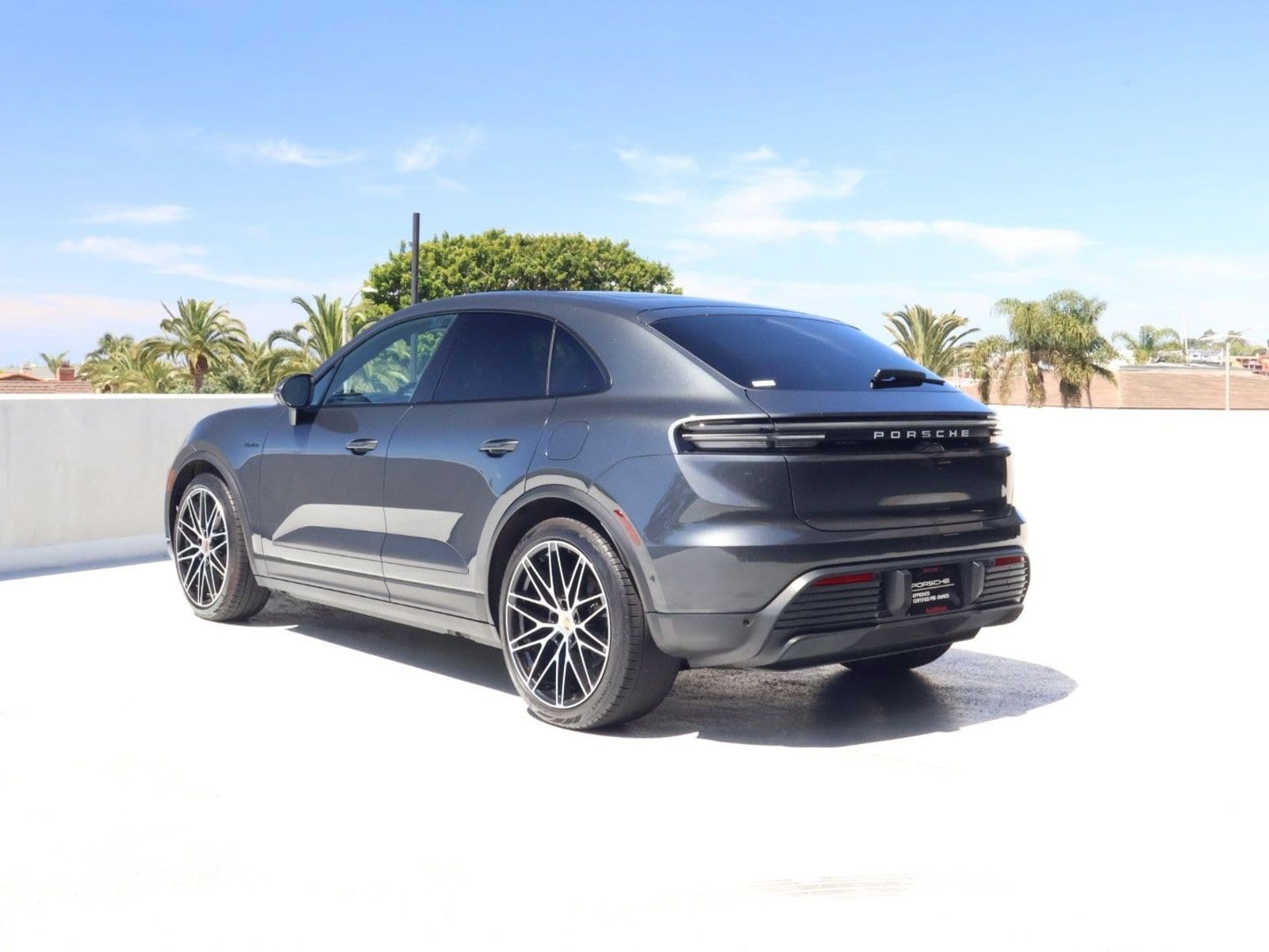 2024 Porsche Macan Electric Electric 4 photo 2