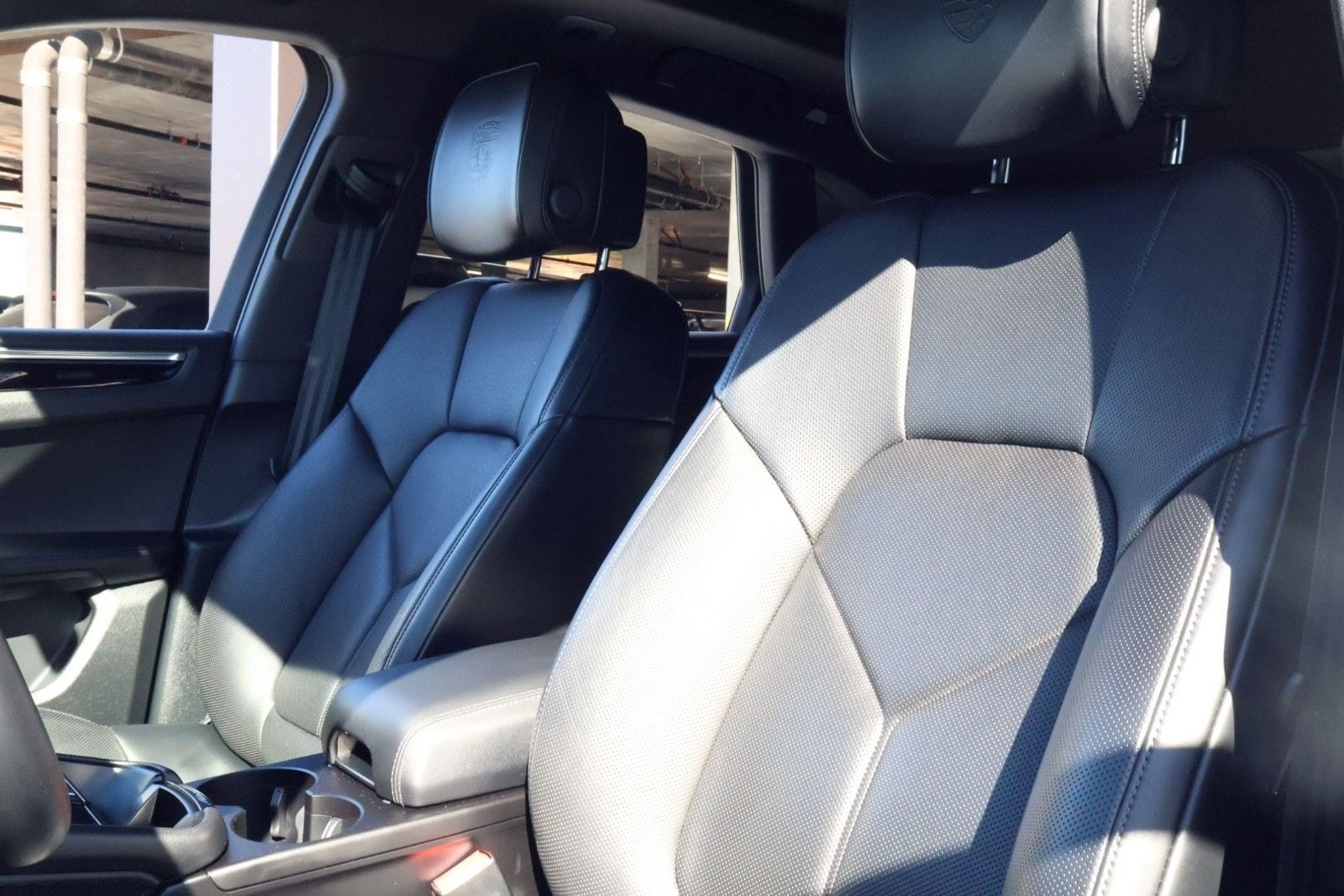 2025 Porsche Macan photo 4