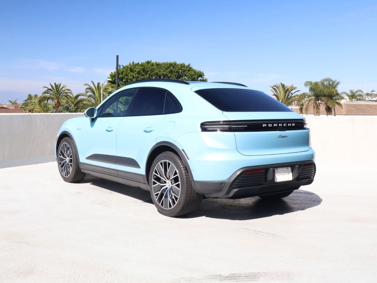 2025 Porsche Macan Electric Electric photo 2