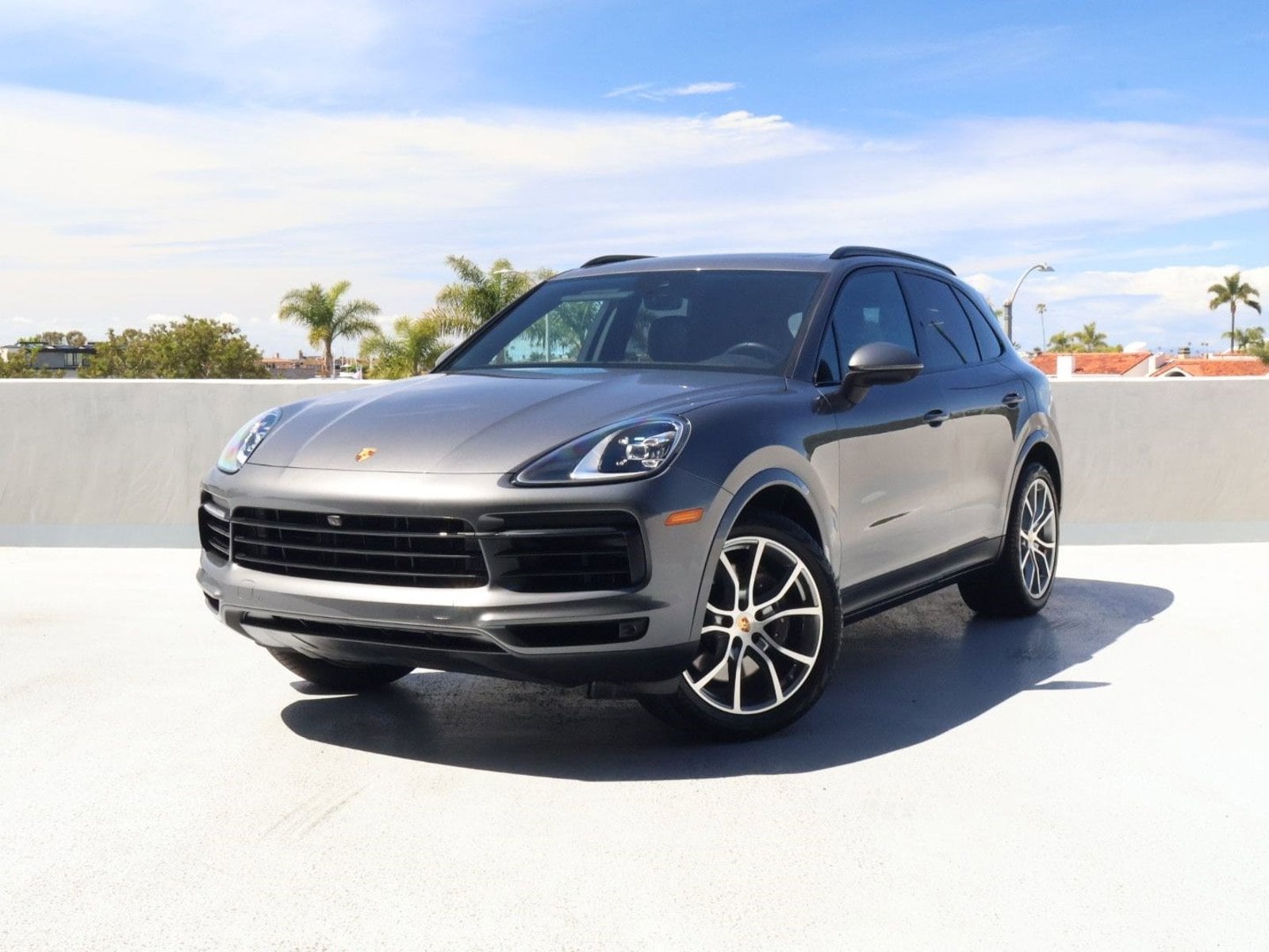 2023 Porsche Cayenne Platinum Edition's photo