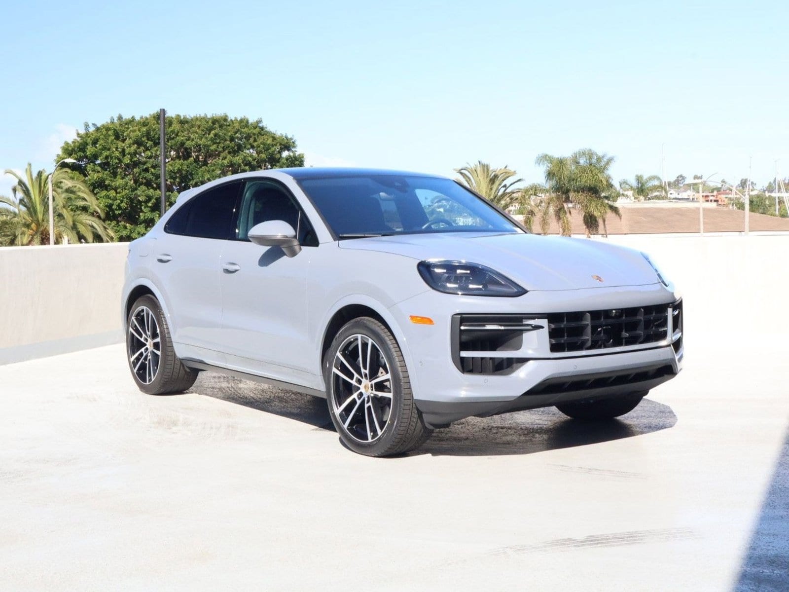 2024 Porsche Cayenne Coupe photo 6