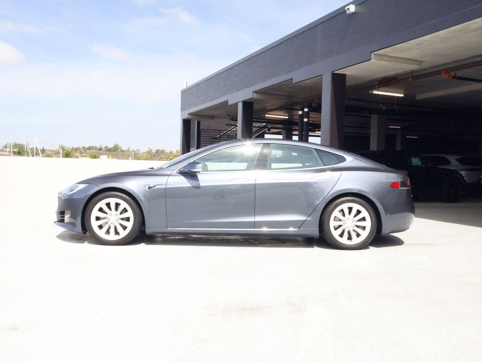 Used 2019 Tesla Model S 100D with VIN 5YJSA1E28KF307068 for sale in Newport Beach, CA