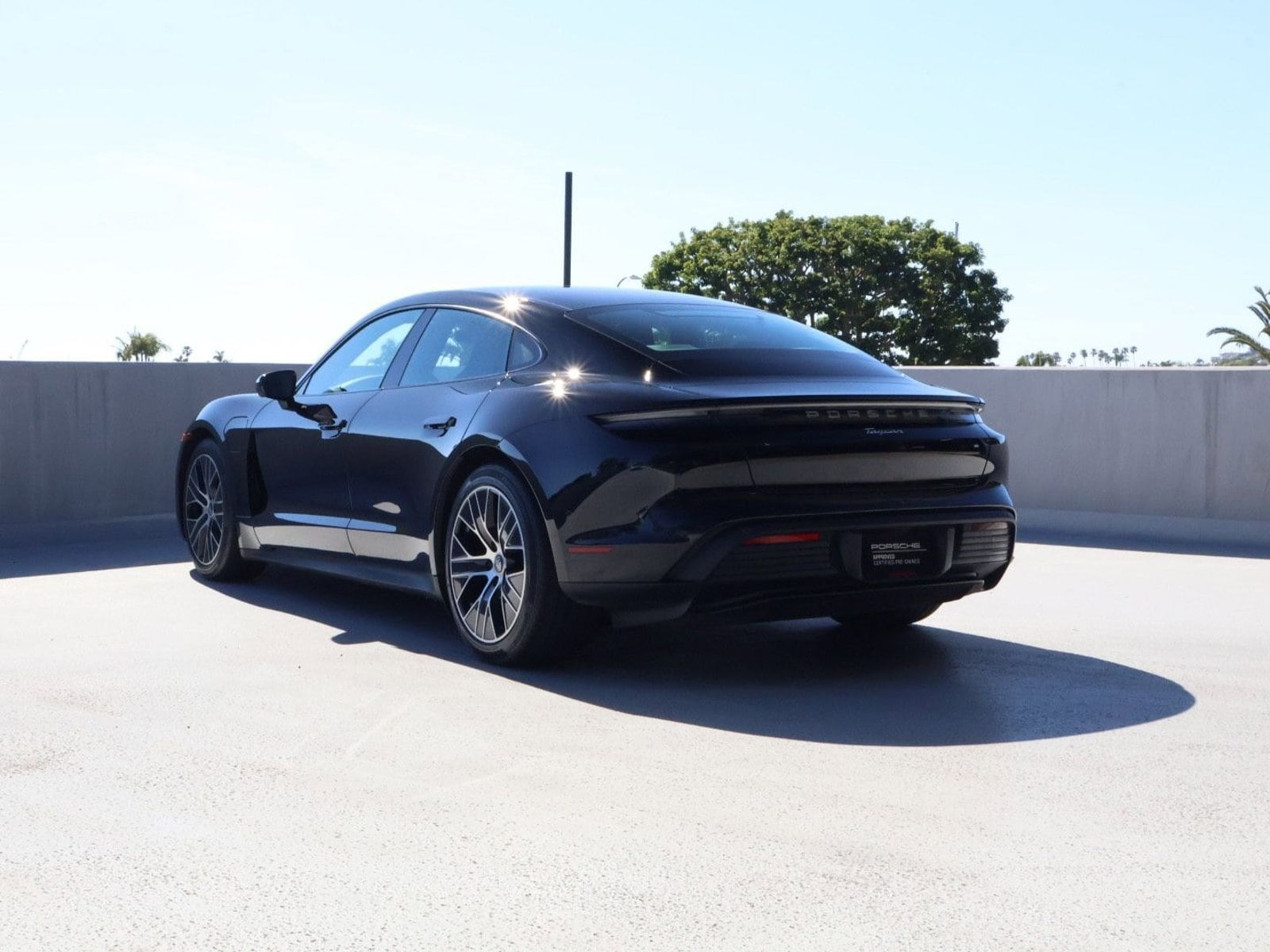 2024 Porsche Taycan photo 2