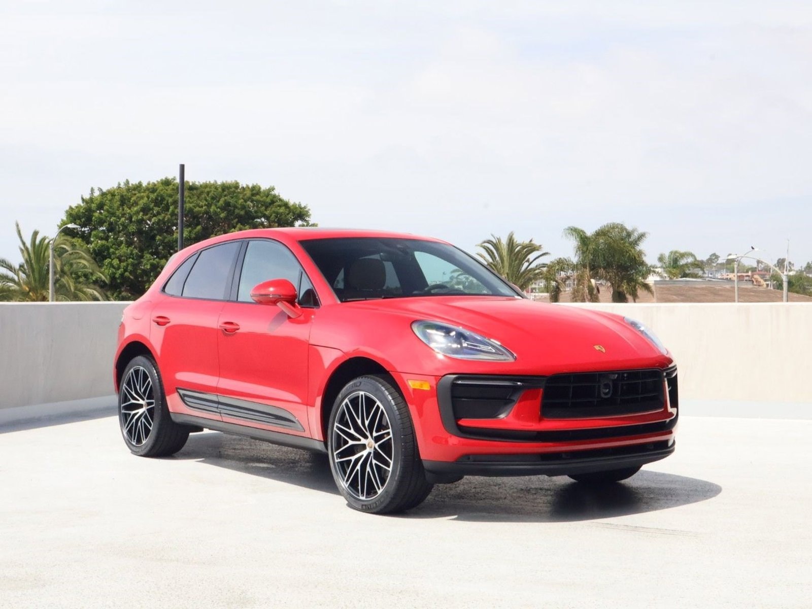 2025 Porsche Macan photo 6