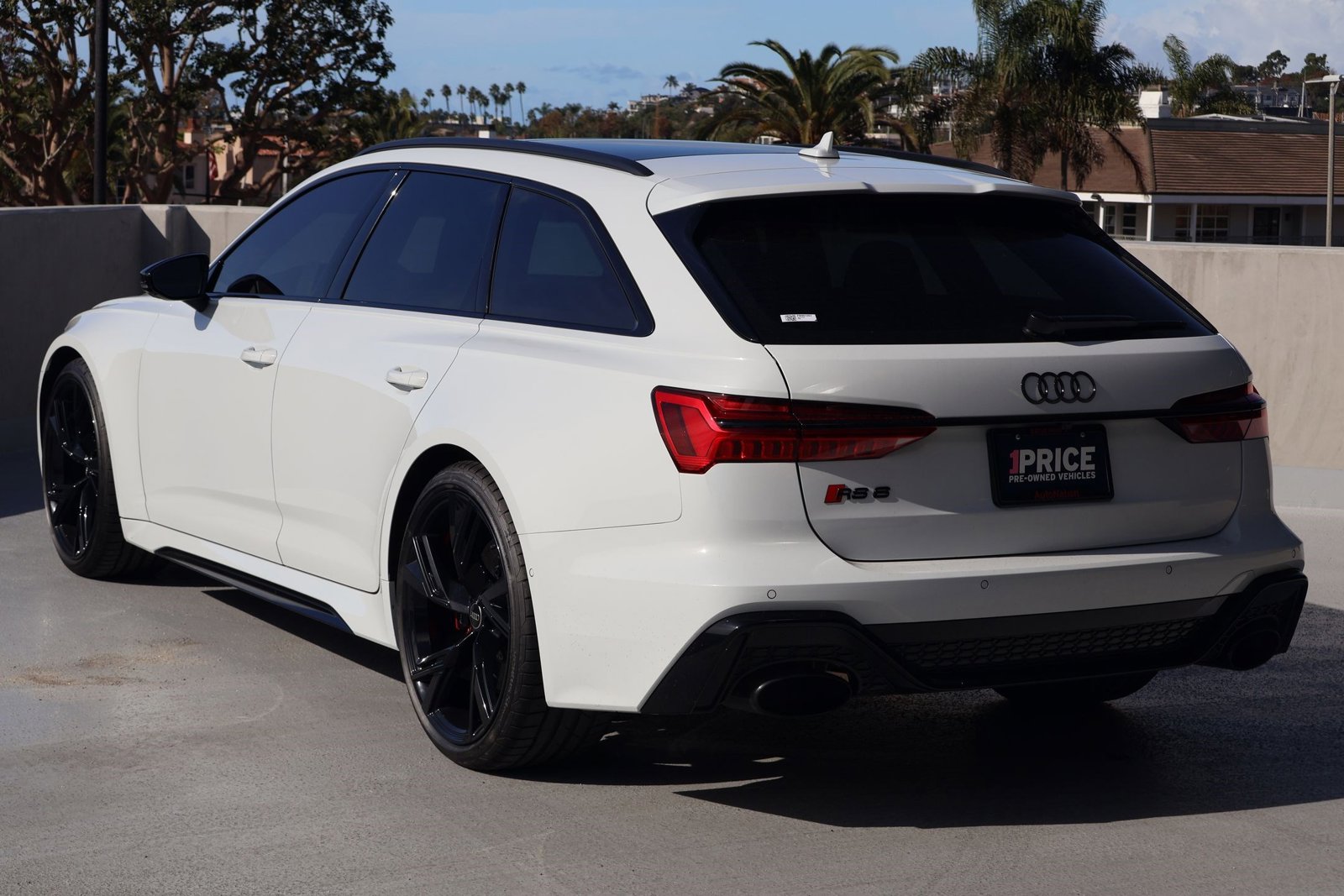 2023 Audi RS 6 Avant Base photo 3