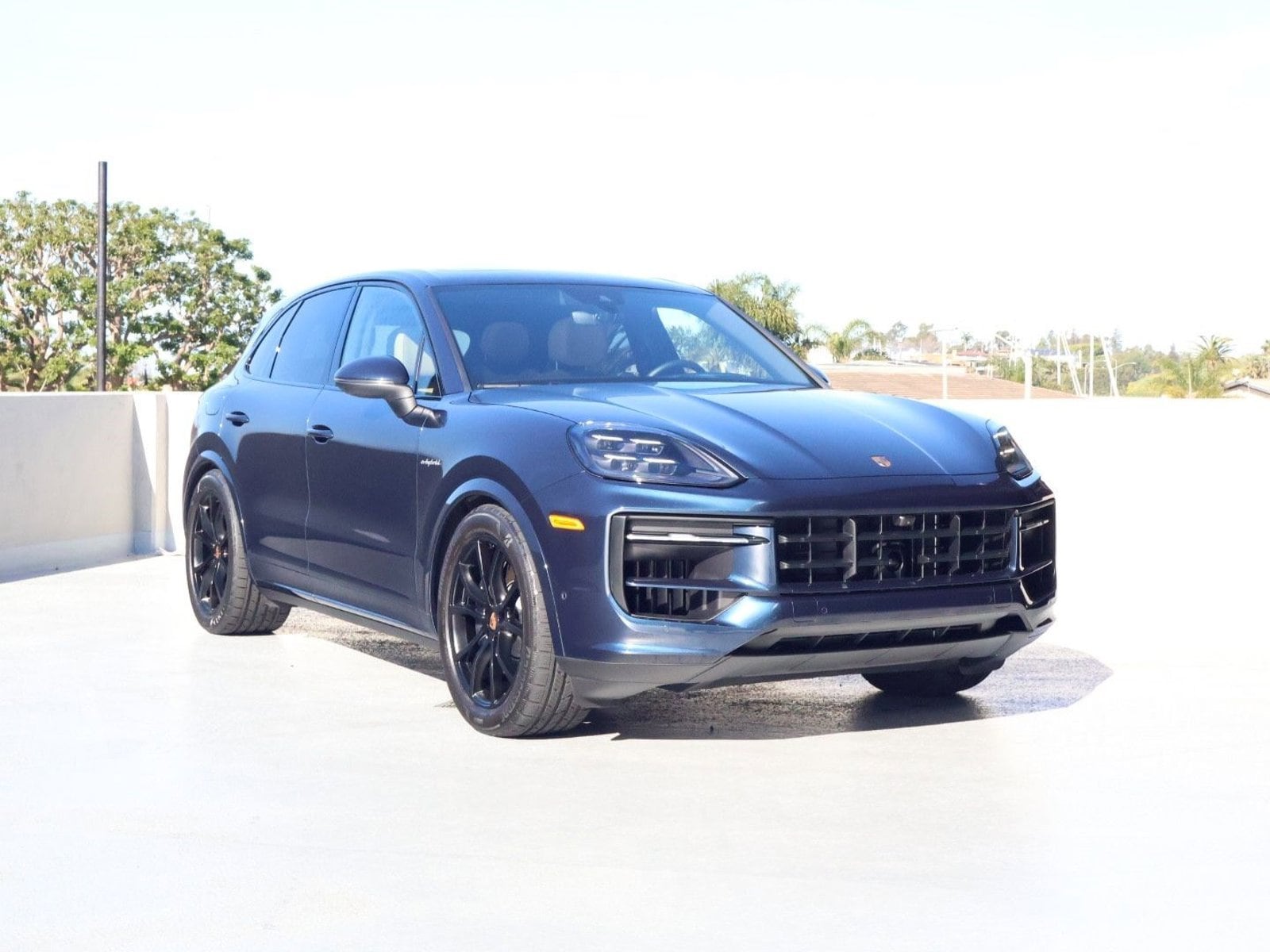 2026 Porsche Cayenne E-Hybrid E-Hybrid photo 6