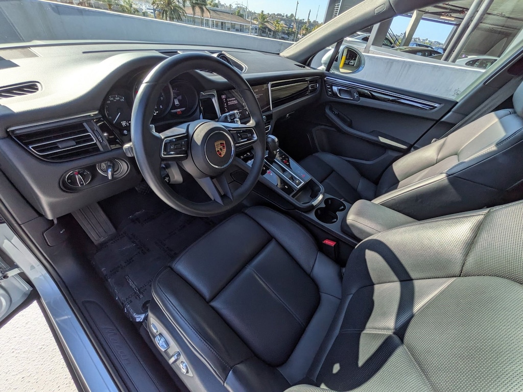 Certified 2025 Porsche Macan  SUV