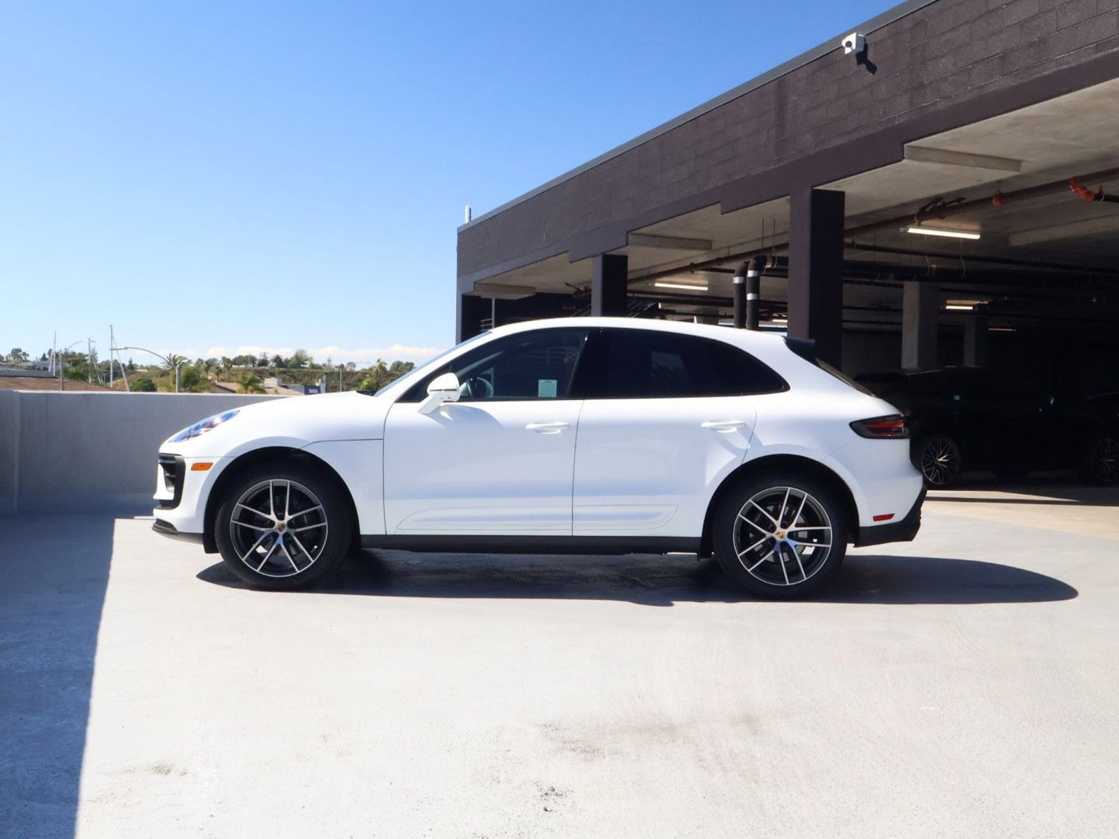 2025 Porsche Macan photo 5