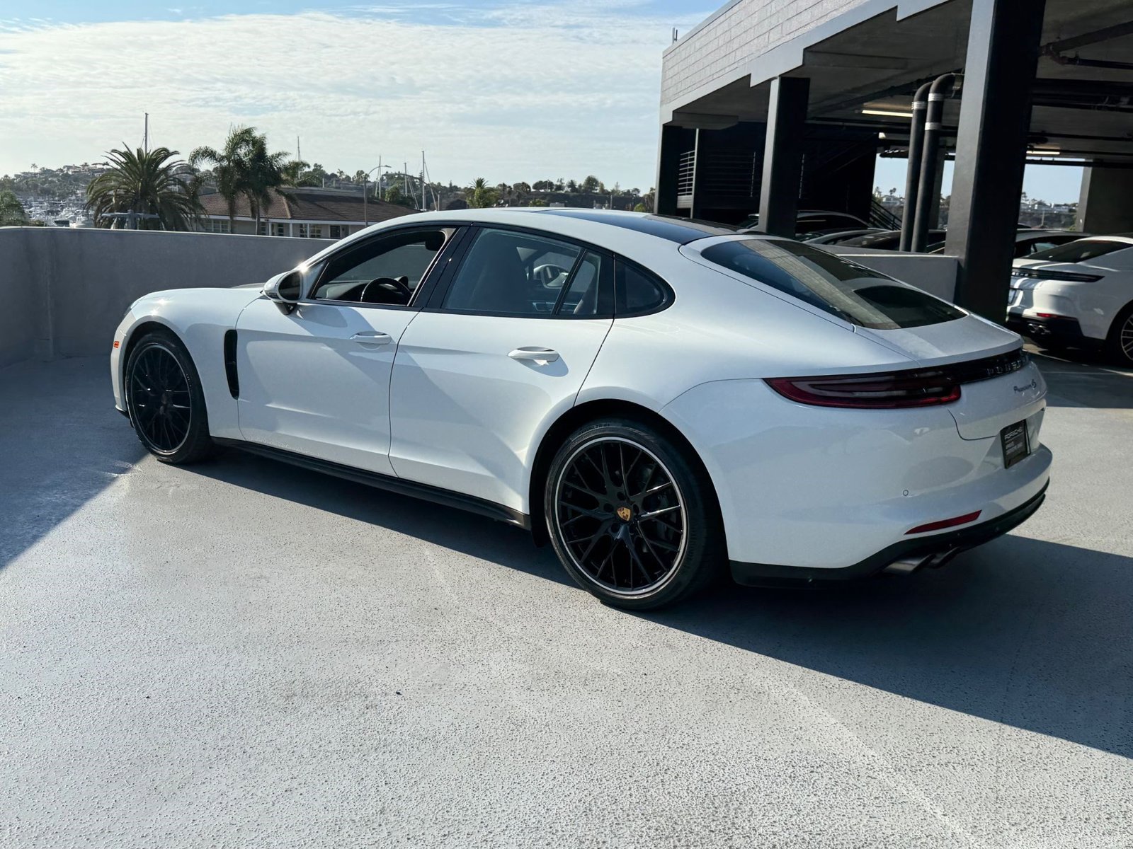 2018 Porsche Panamera 4S photo 3