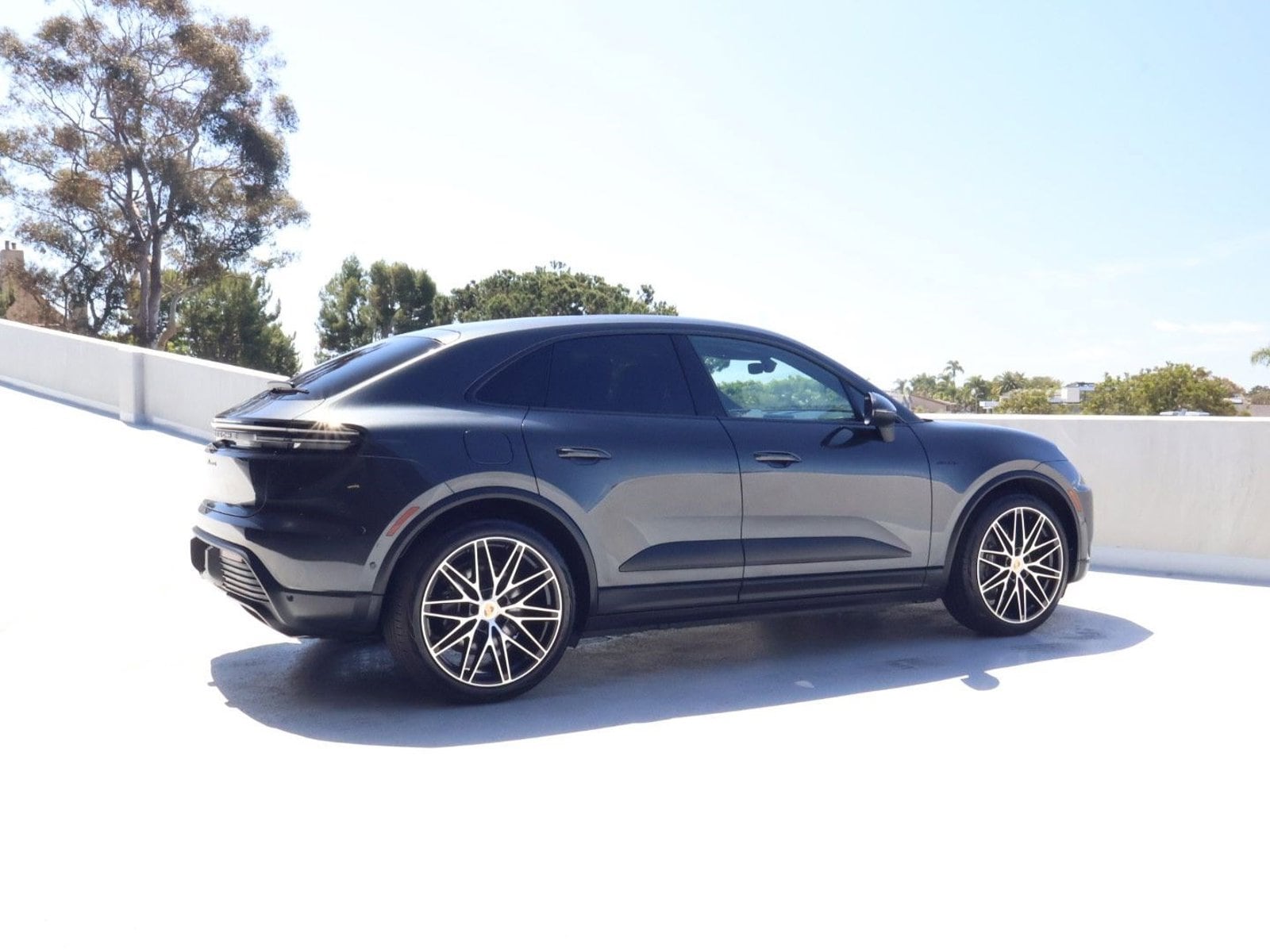 2024 Porsche Macan Electric Electric 4 photo 3