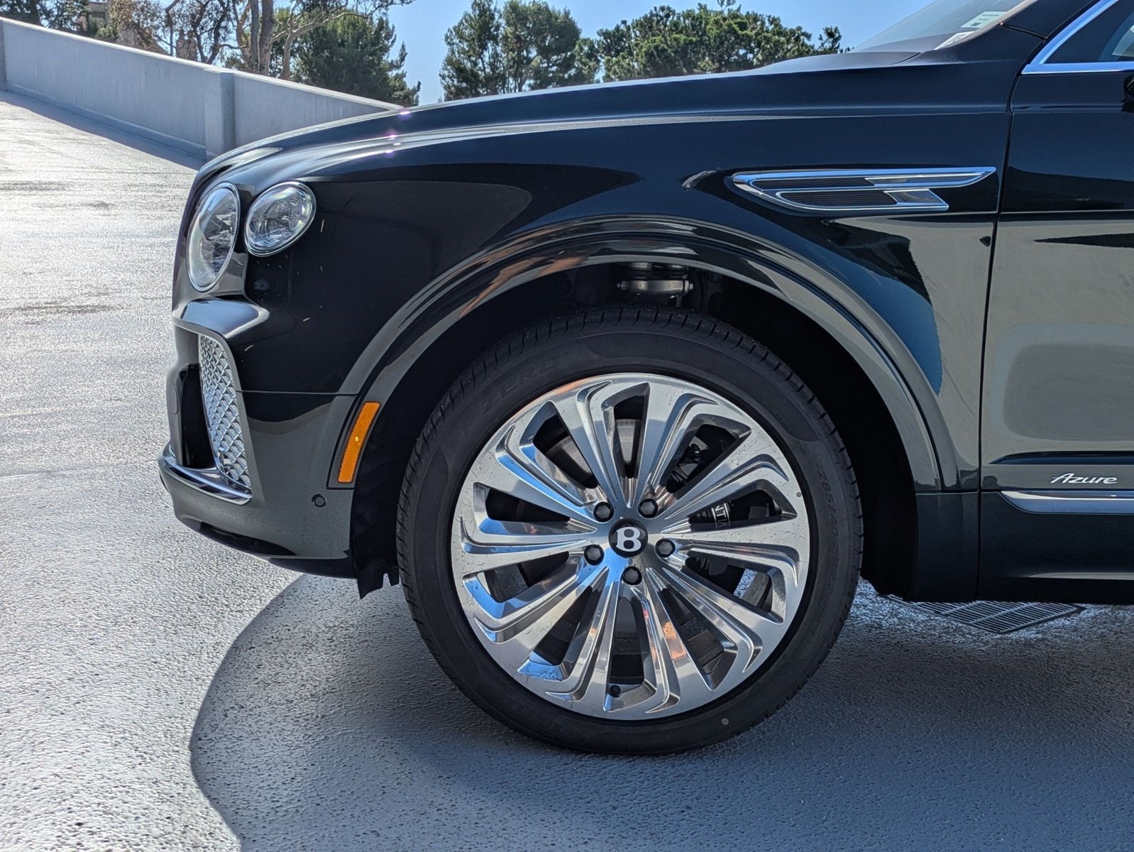 2025 Bentley Bentayga Azure - Photo 6