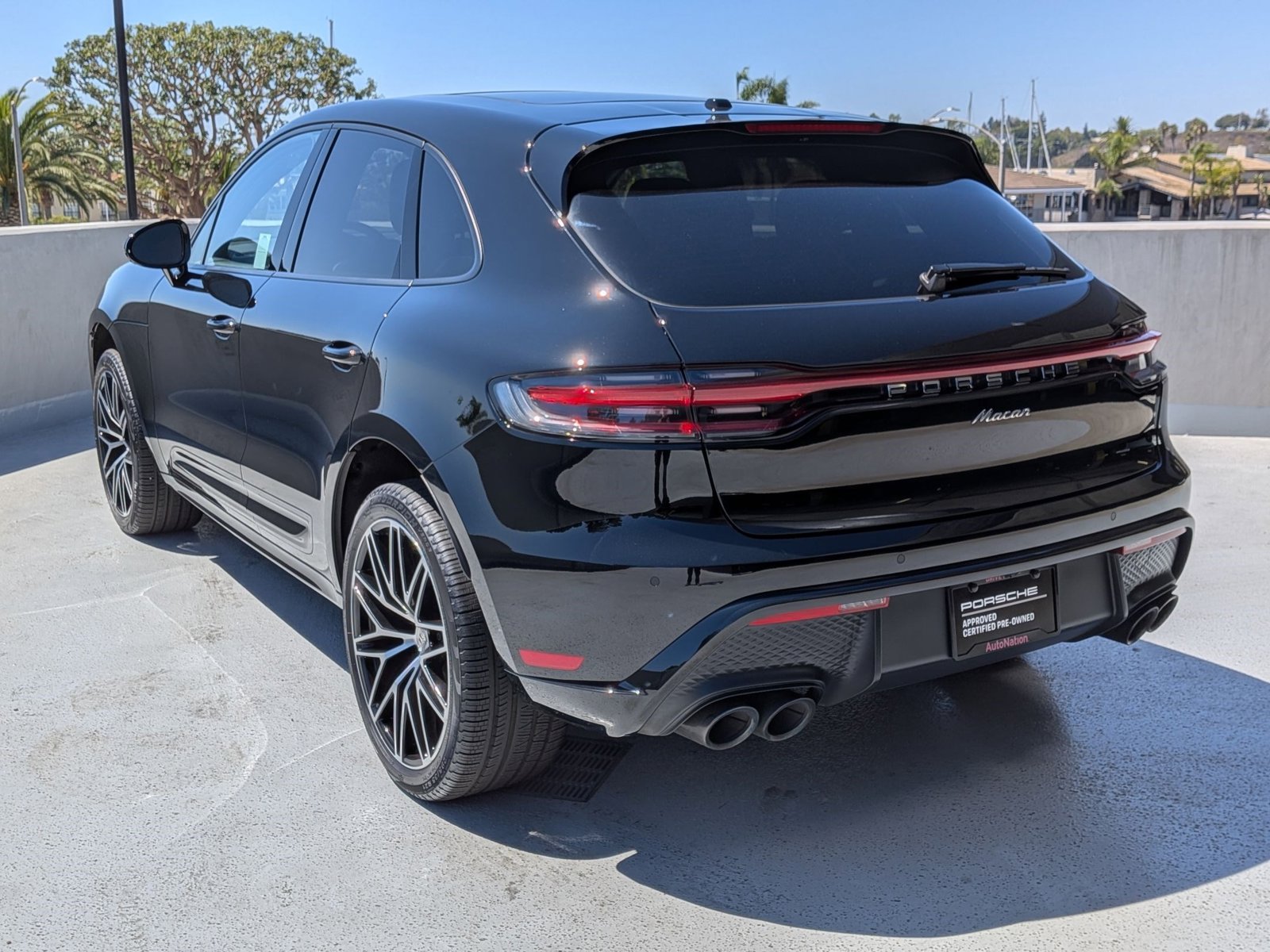 2024 Porsche Macan T photo 3