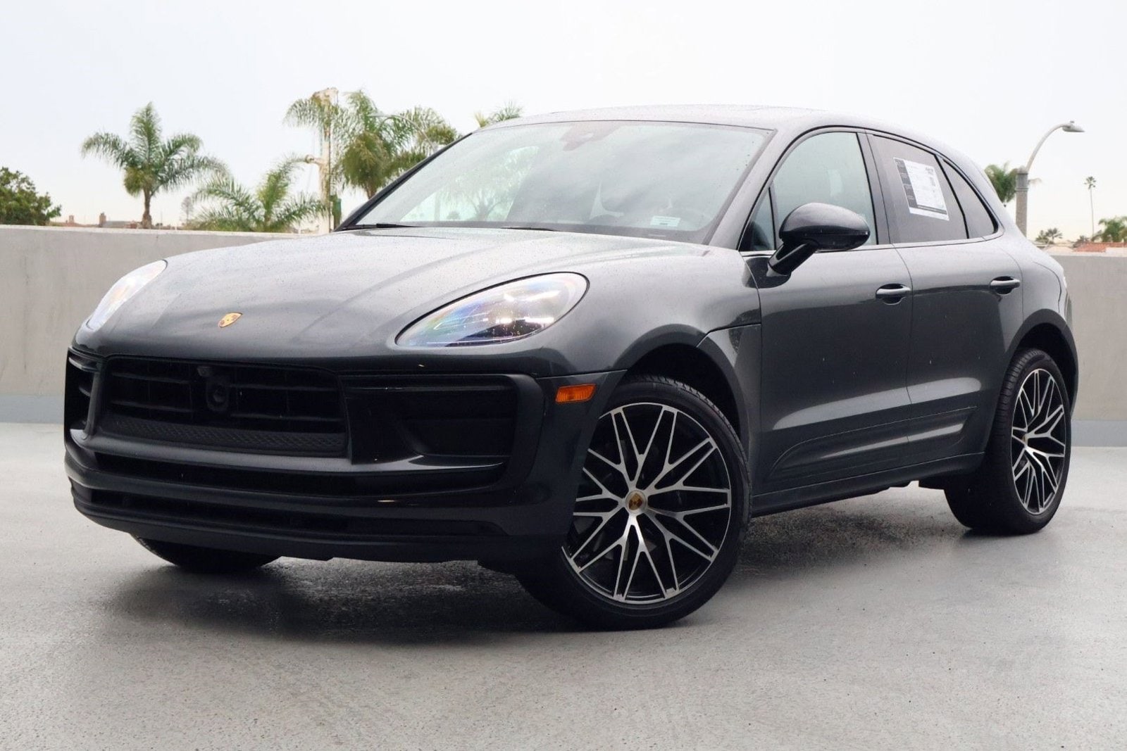 2022 Porsche Macan Base's photo
