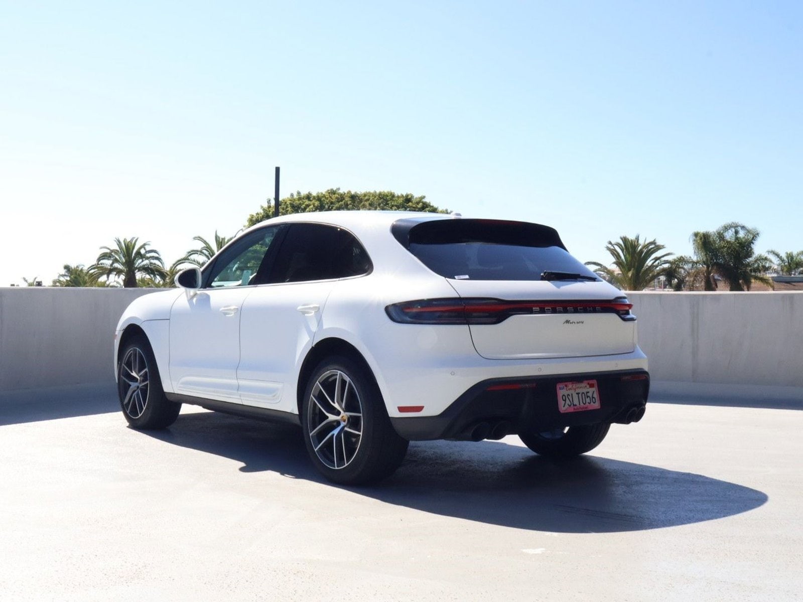 2025 Porsche Macan photo 6