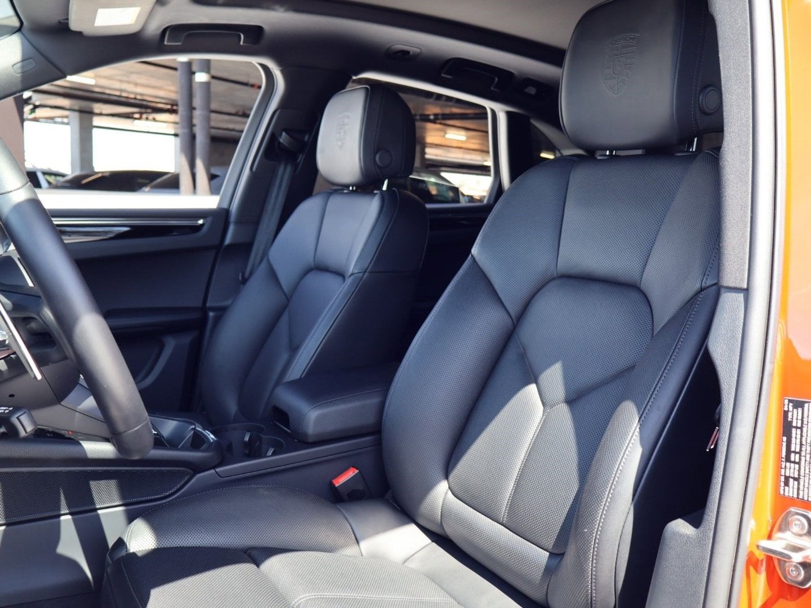 2025 Porsche Macan photo 4