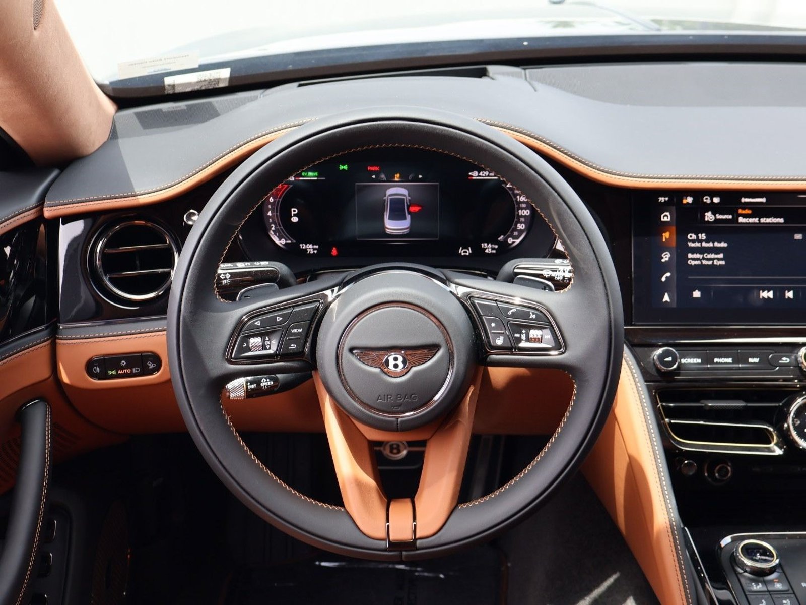 2025 Bentley Flying Spur - Photo 16