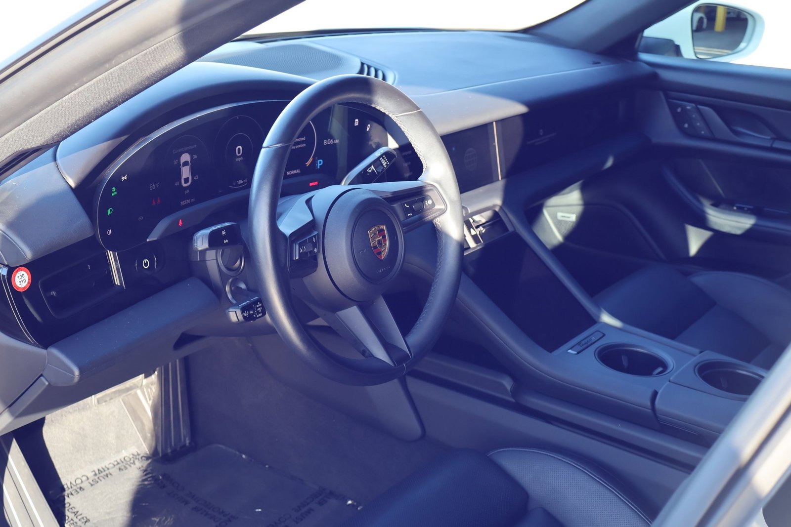 2022 Porsche Taycan photo 4