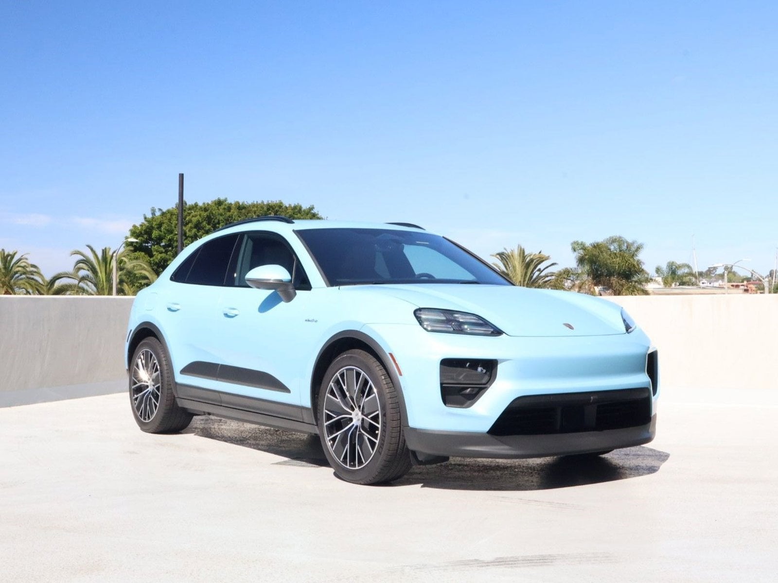 2025 Porsche Macan Electric Electric photo 6