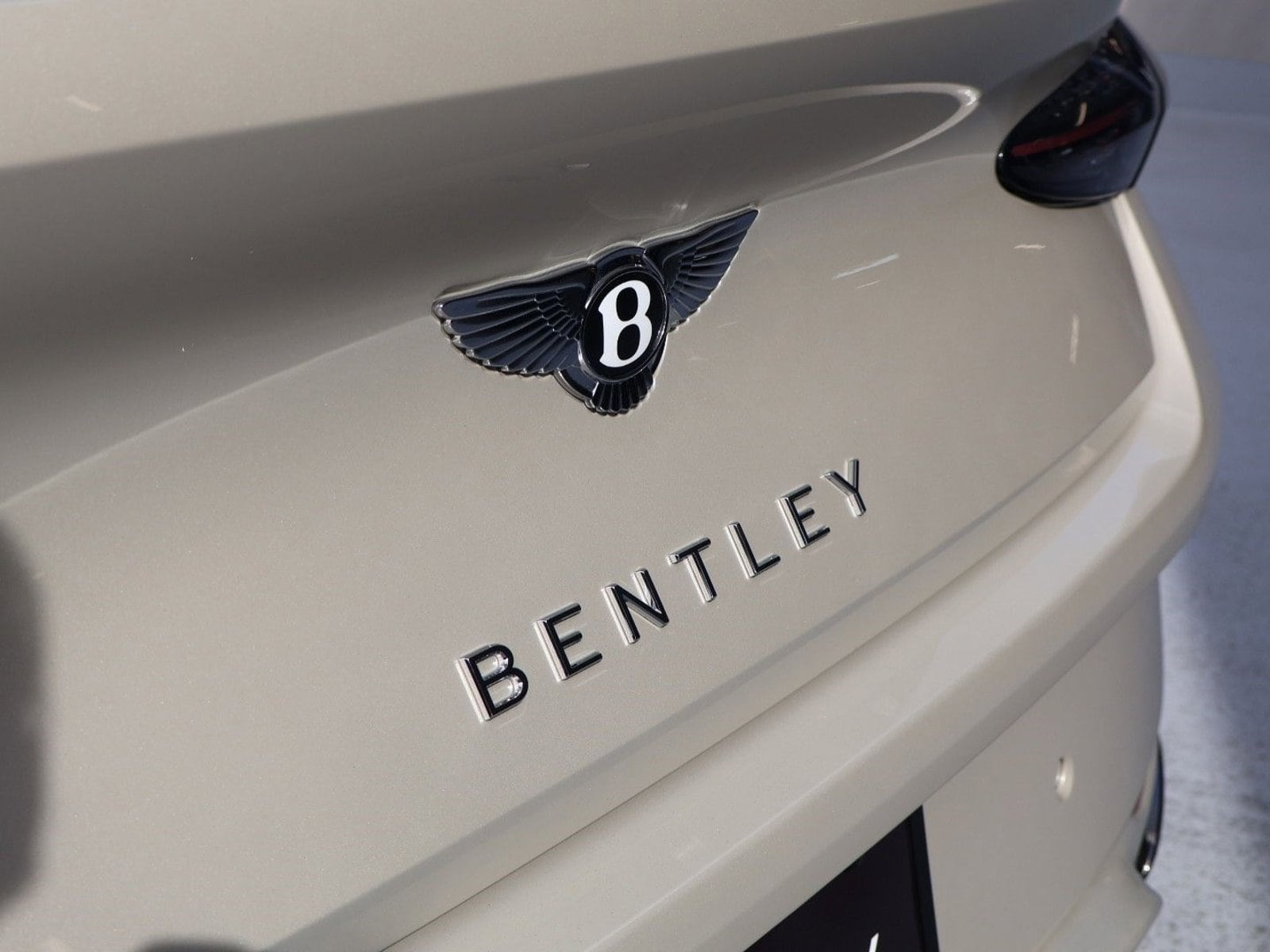 2025 Bentley Continental GTC Speed - Photo 13