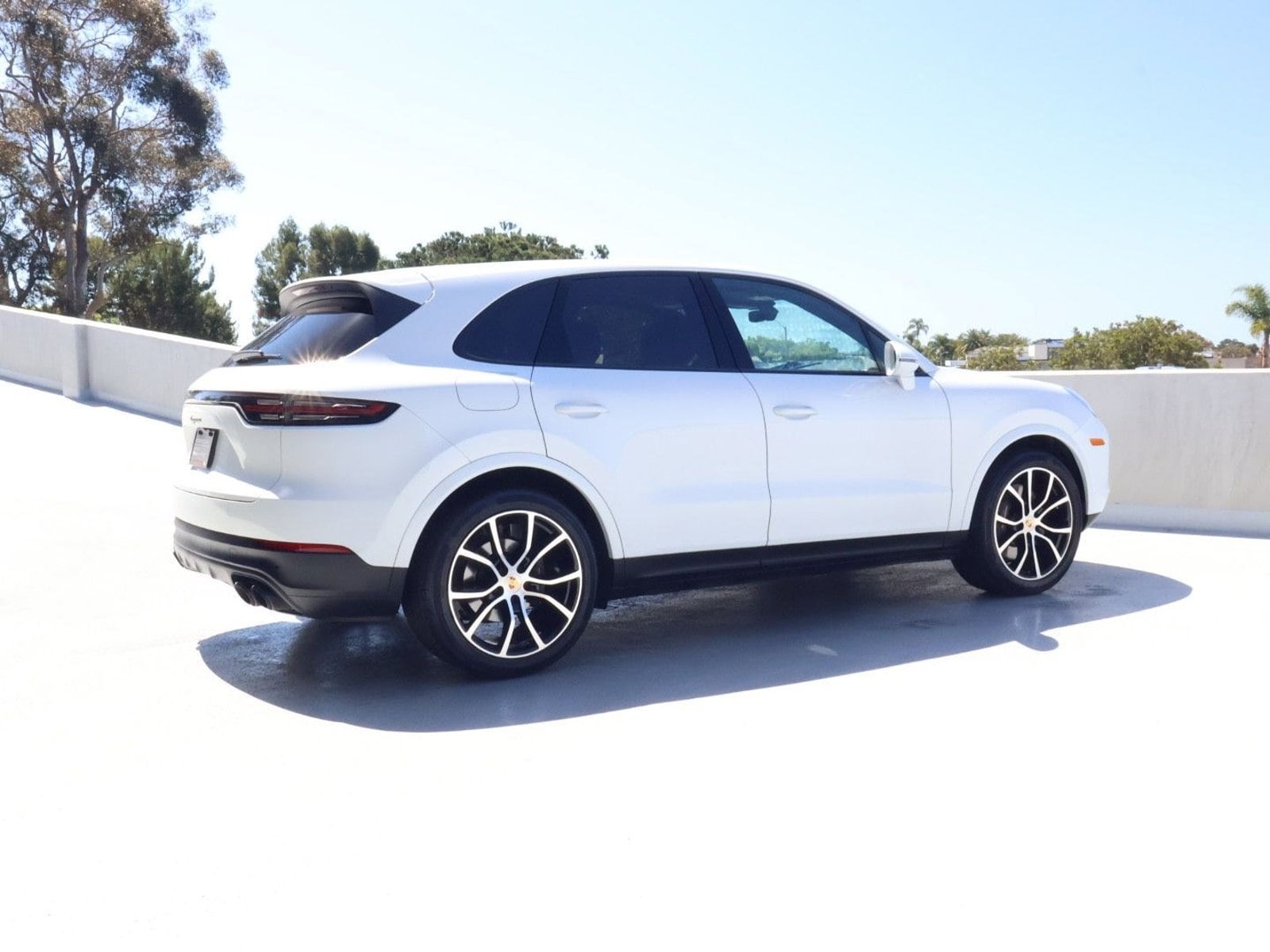 2023 Porsche Cayenne photo 3