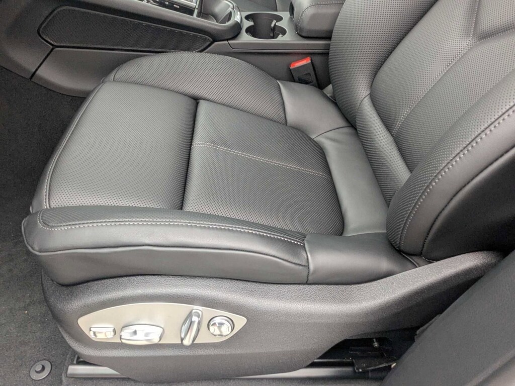 Certified 2025 Porsche Macan SUV