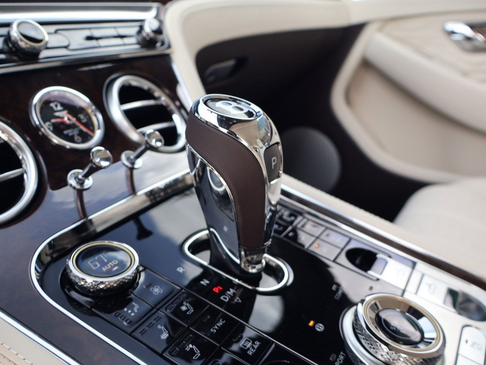 2025 Bentley Continental GTC Speed - Photo 20