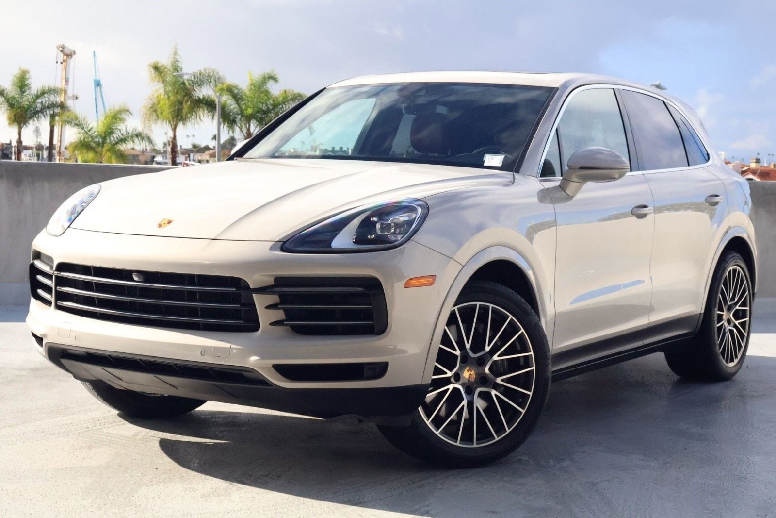 2023 Porsche Cayenne Base's photo