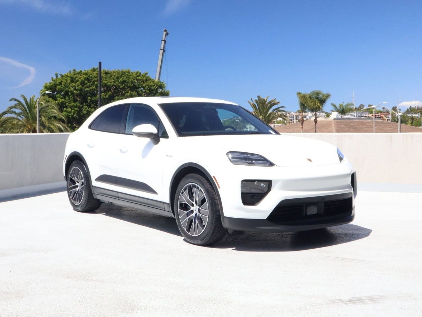2025 Porsche Macan Electric Electric photo 6