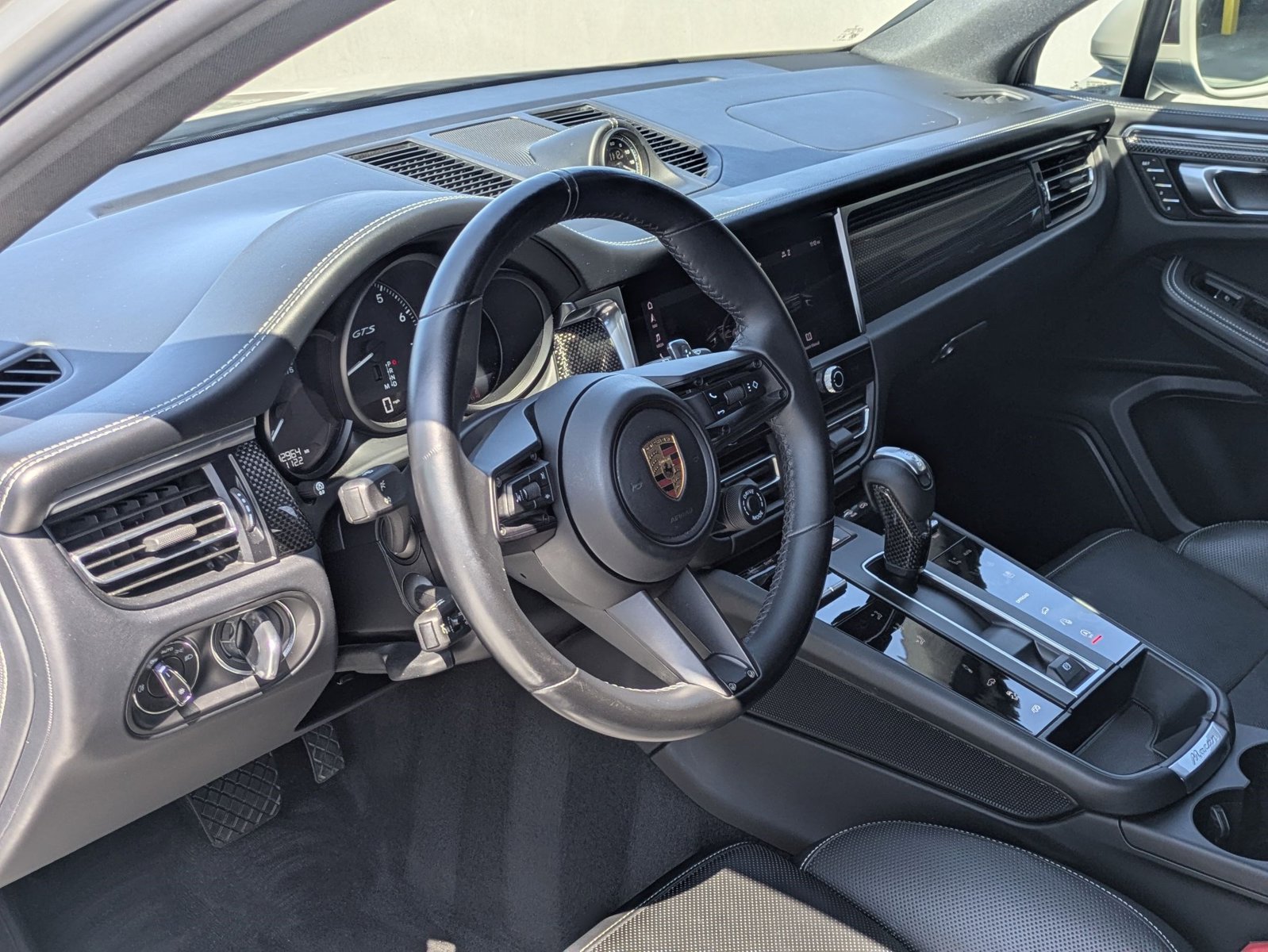 2023 Porsche Macan GTS photo 4
