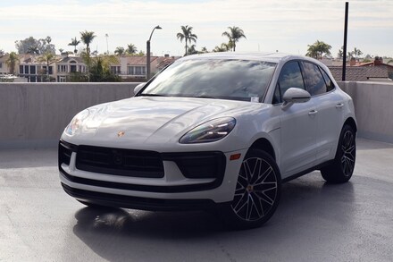 2025 Porsche Macan SUV
