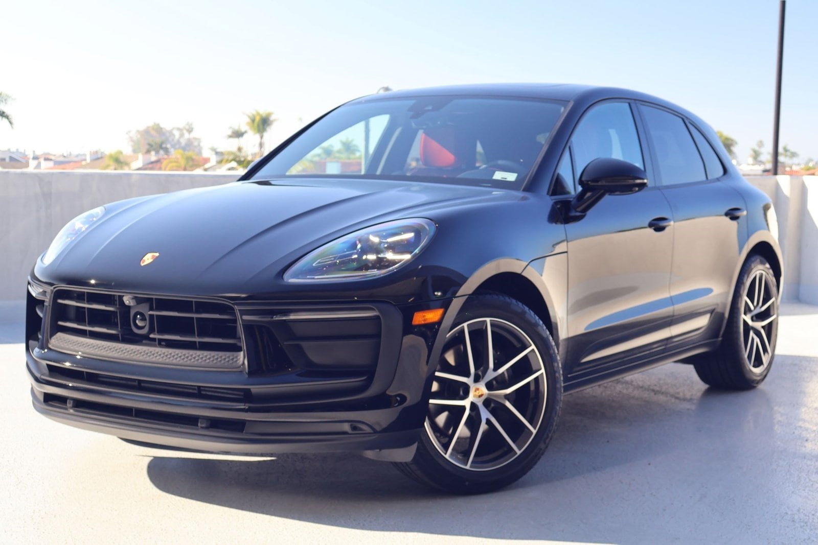 2025 Porsche Macan's photo