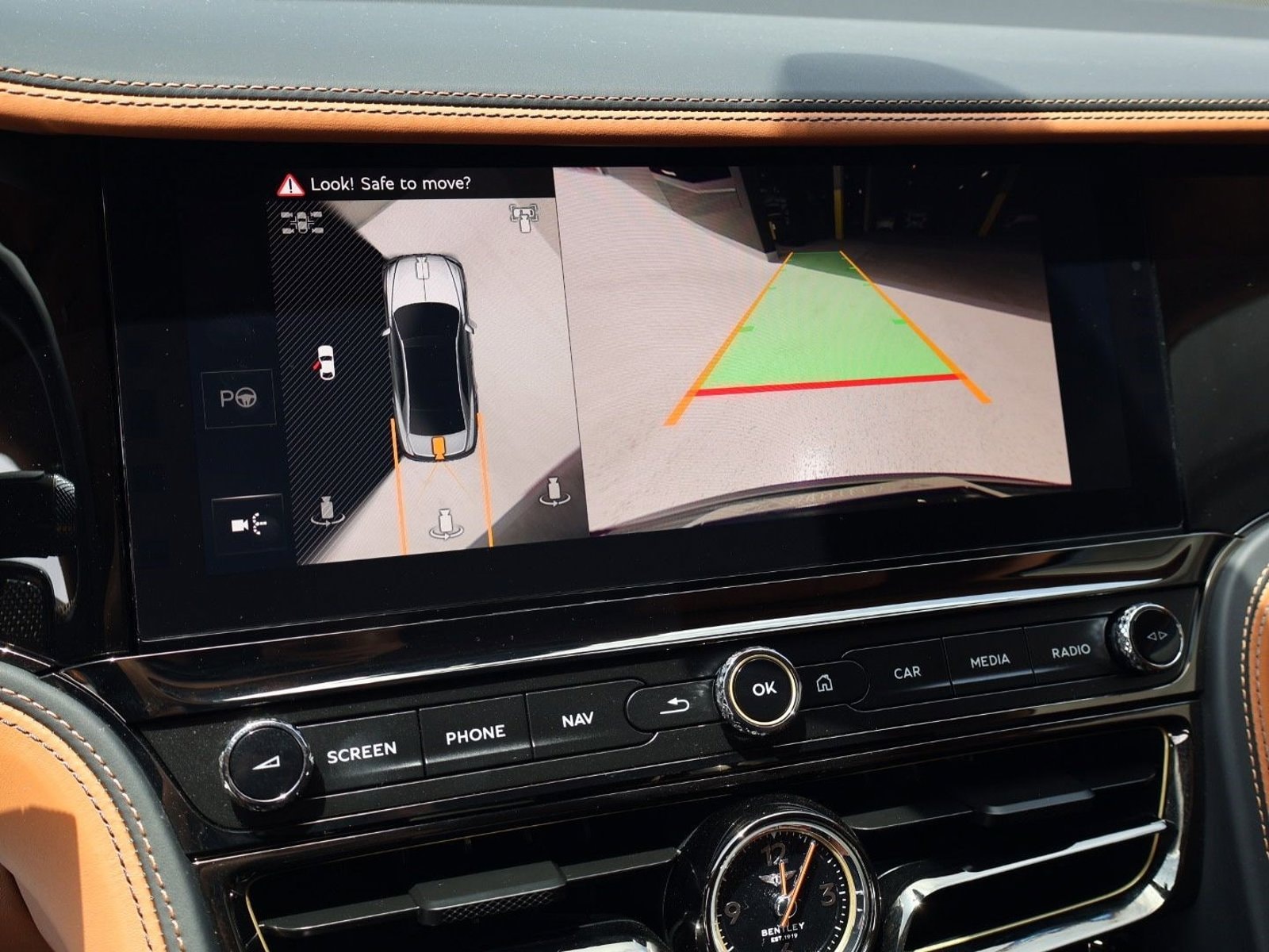 2025 Bentley Flying Spur - Photo 19