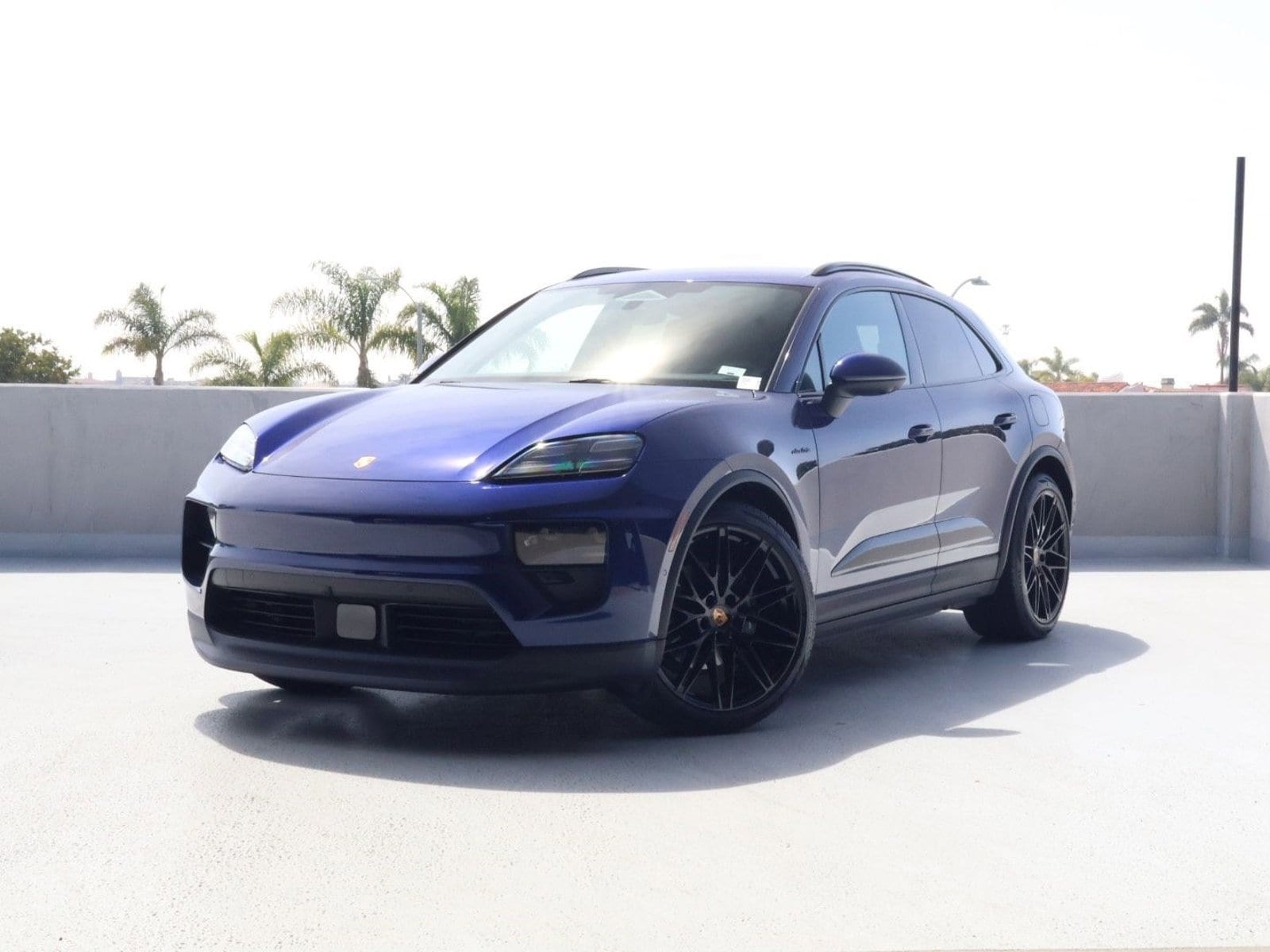 2025 Porsche Macan Base