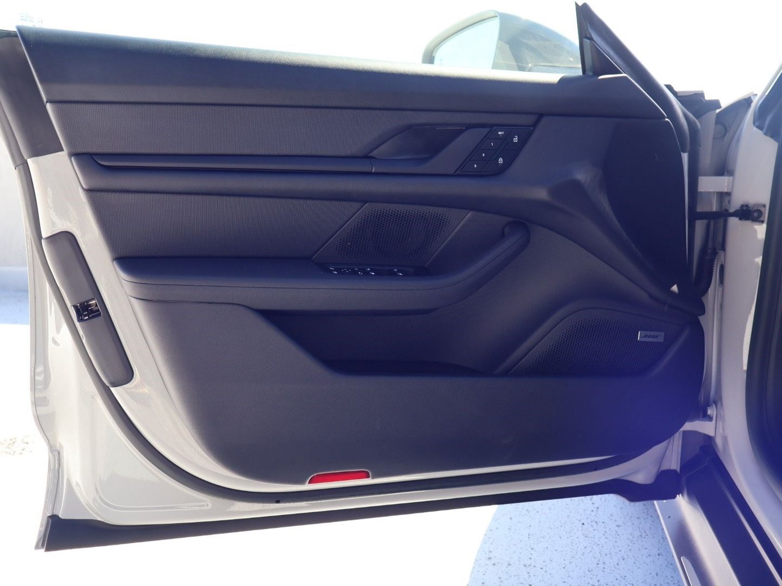 2023 Porsche Taycan S - Photo 13