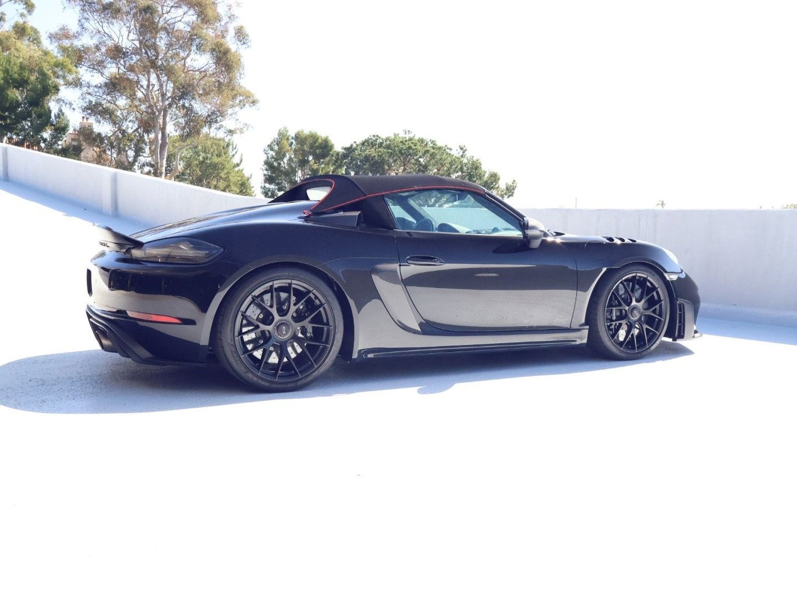 2025 Porsche 718 Spyder RS photo 3