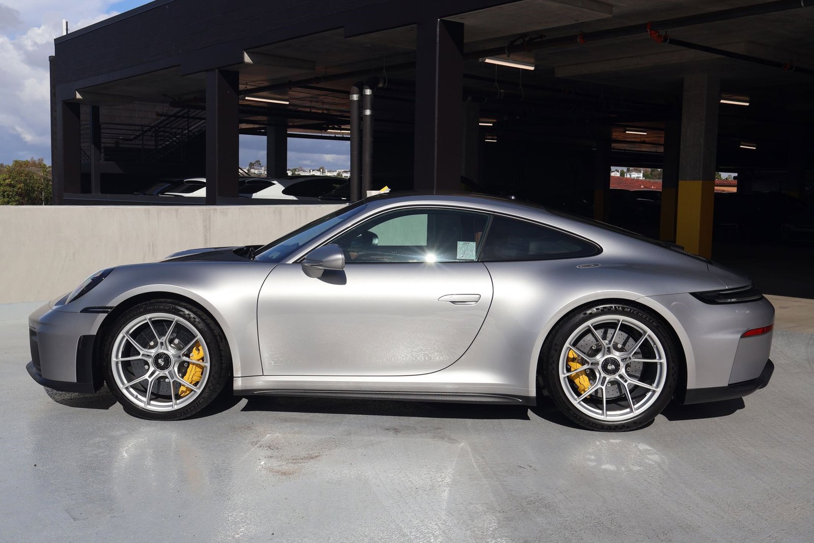 2026 Porsche 911 GT3 Touring photo 2