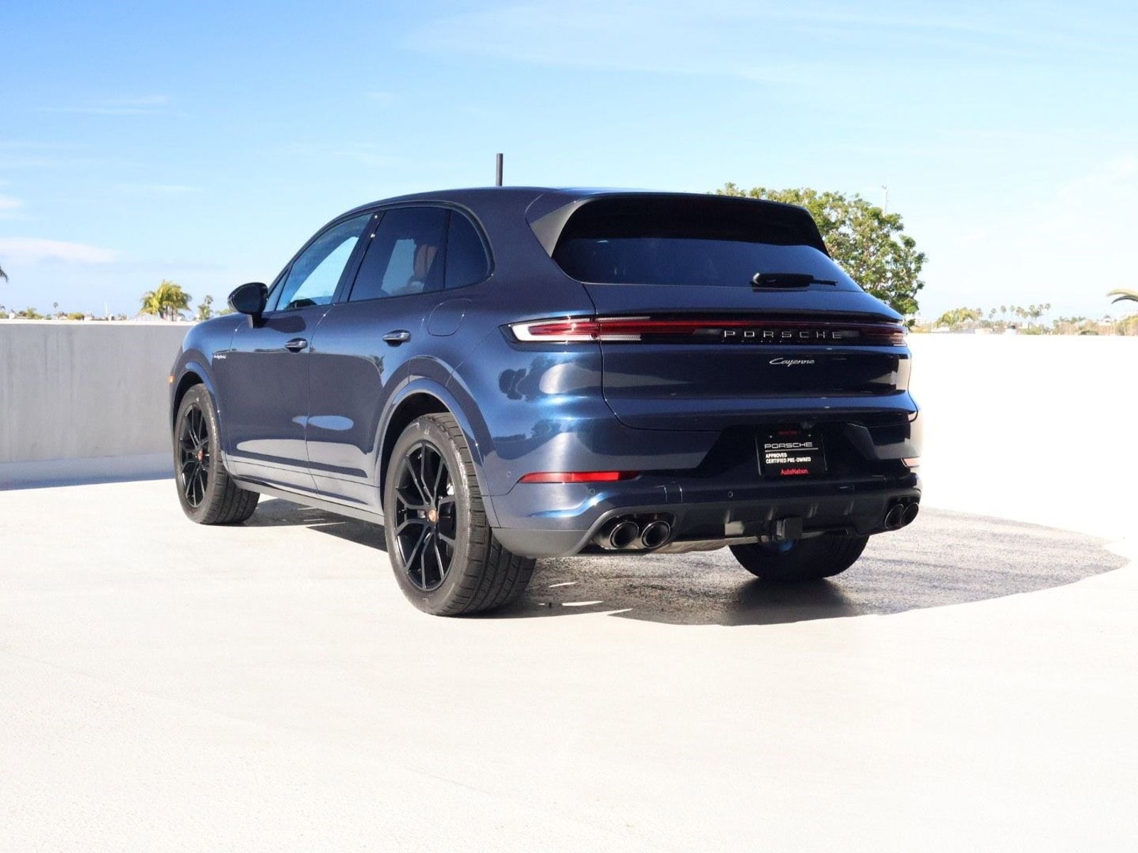 2026 Porsche Cayenne E-Hybrid E-Hybrid photo 2