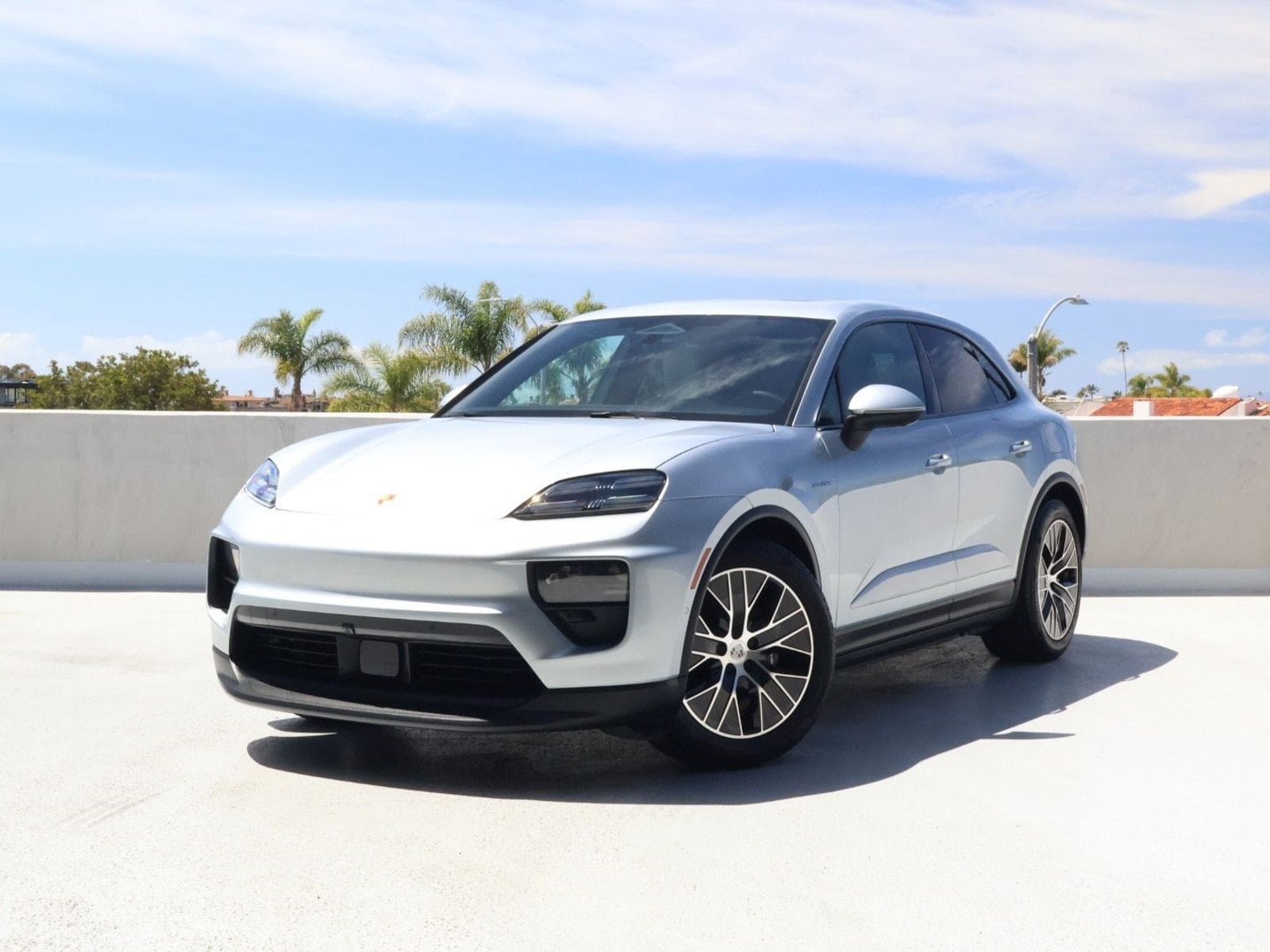 2025 Porsche Macan Base