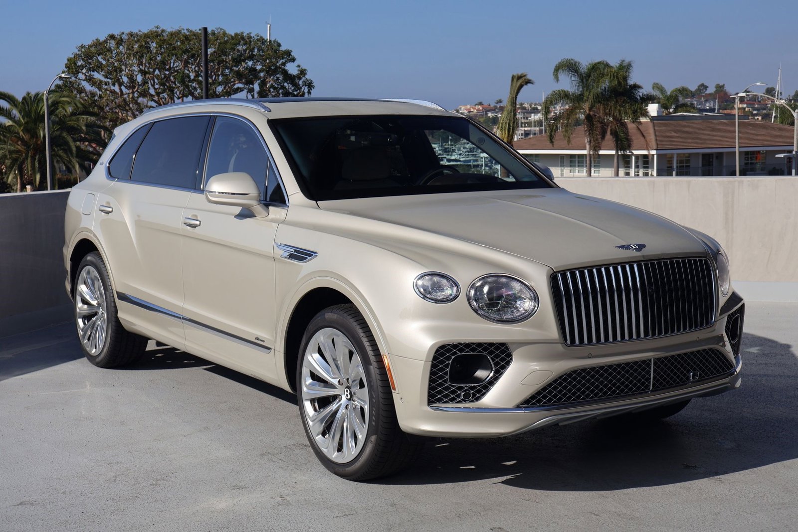 2023 Bentley Bentayga Azure's photo
