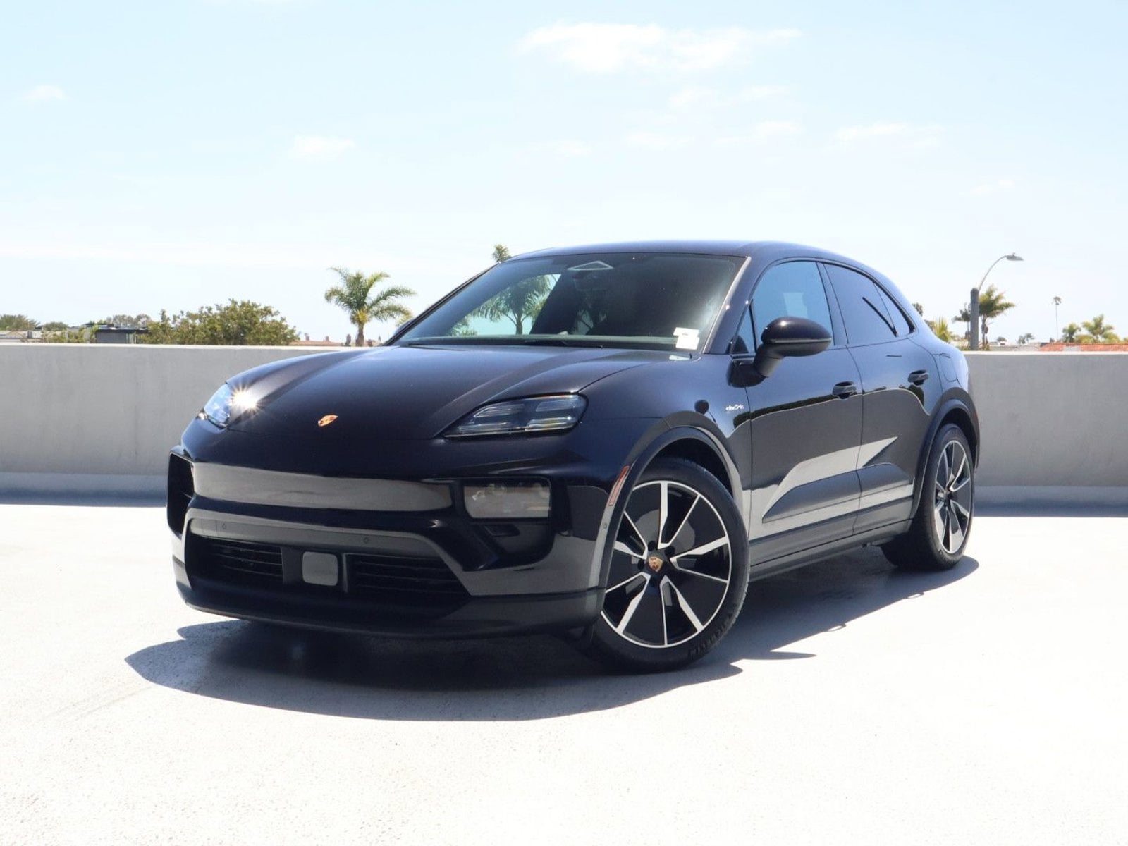 2025 Porsche Macan Base