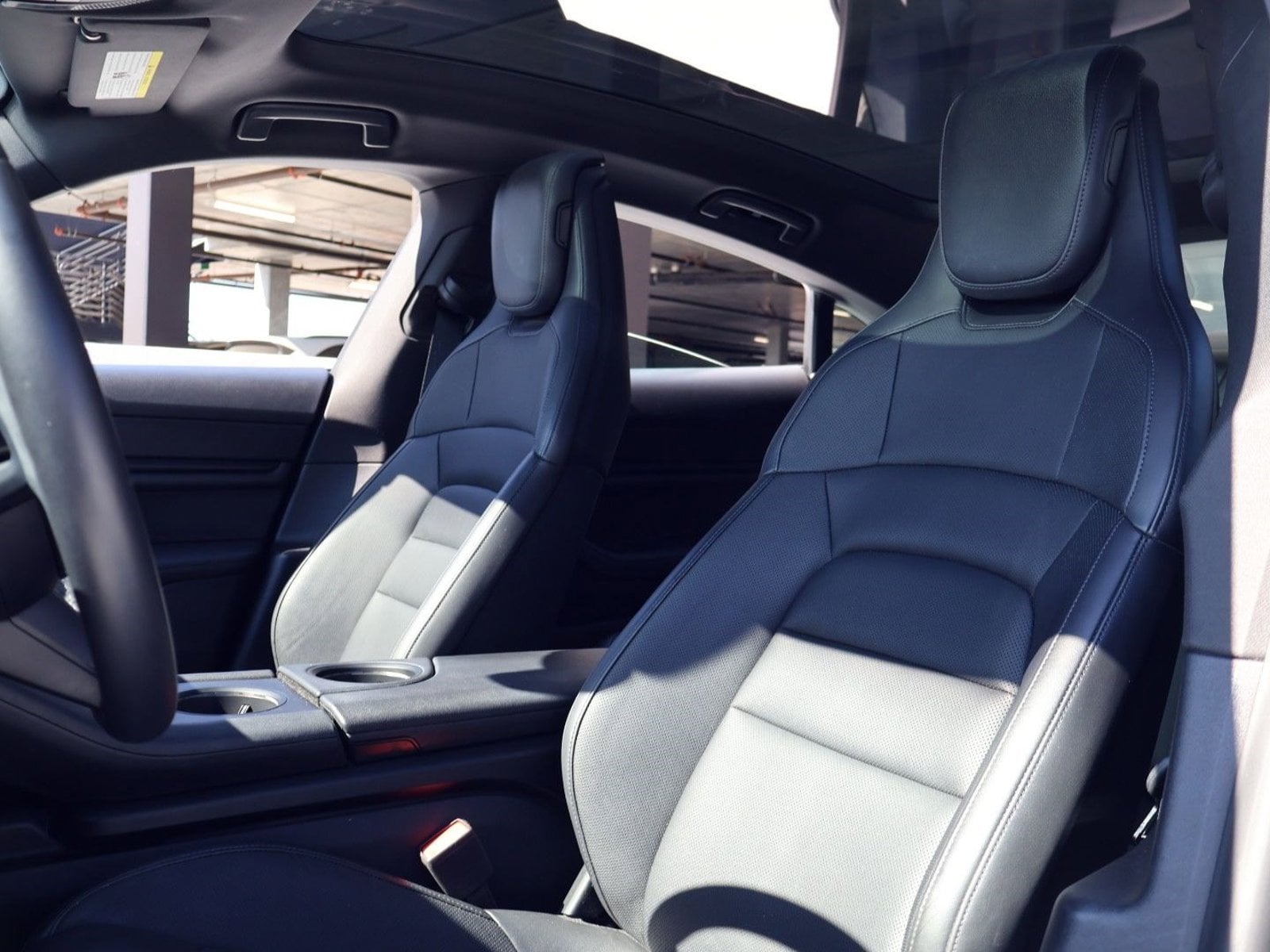 2024 Porsche Taycan photo 4