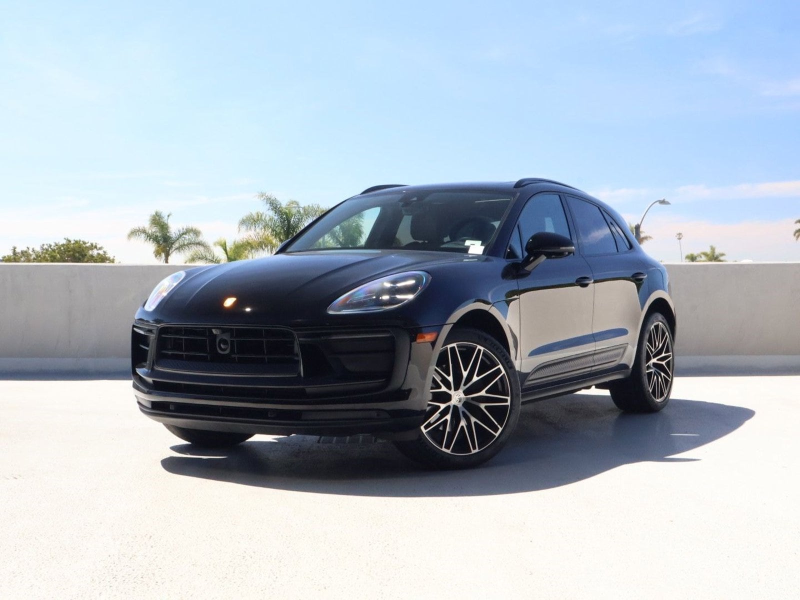 2023 Porsche Macan Base