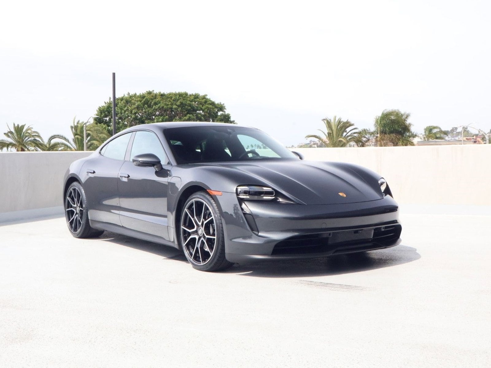 2023 Porsche Taycan photo 6