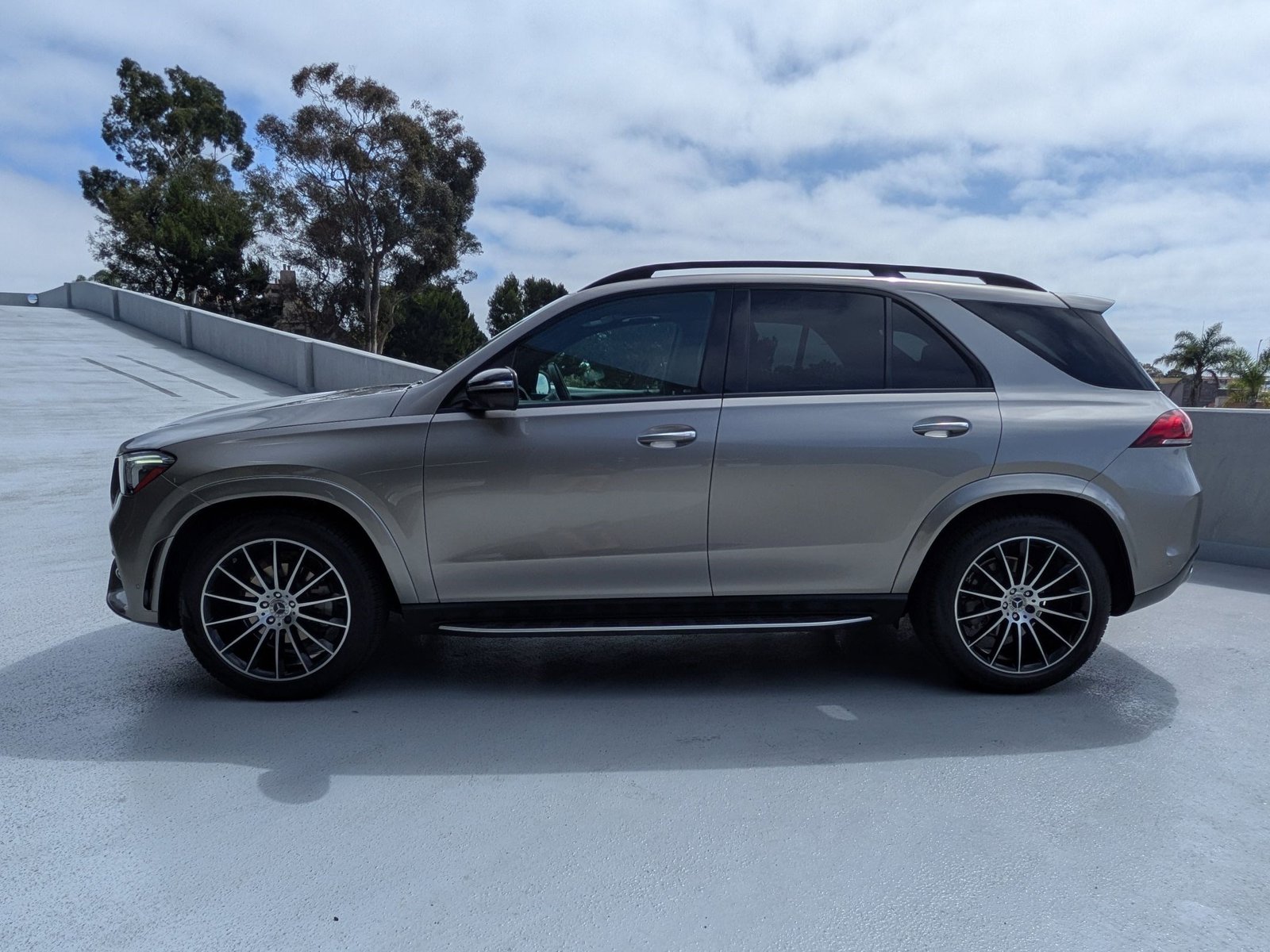 2023 Mercedes Benz GLE 350 photo 2