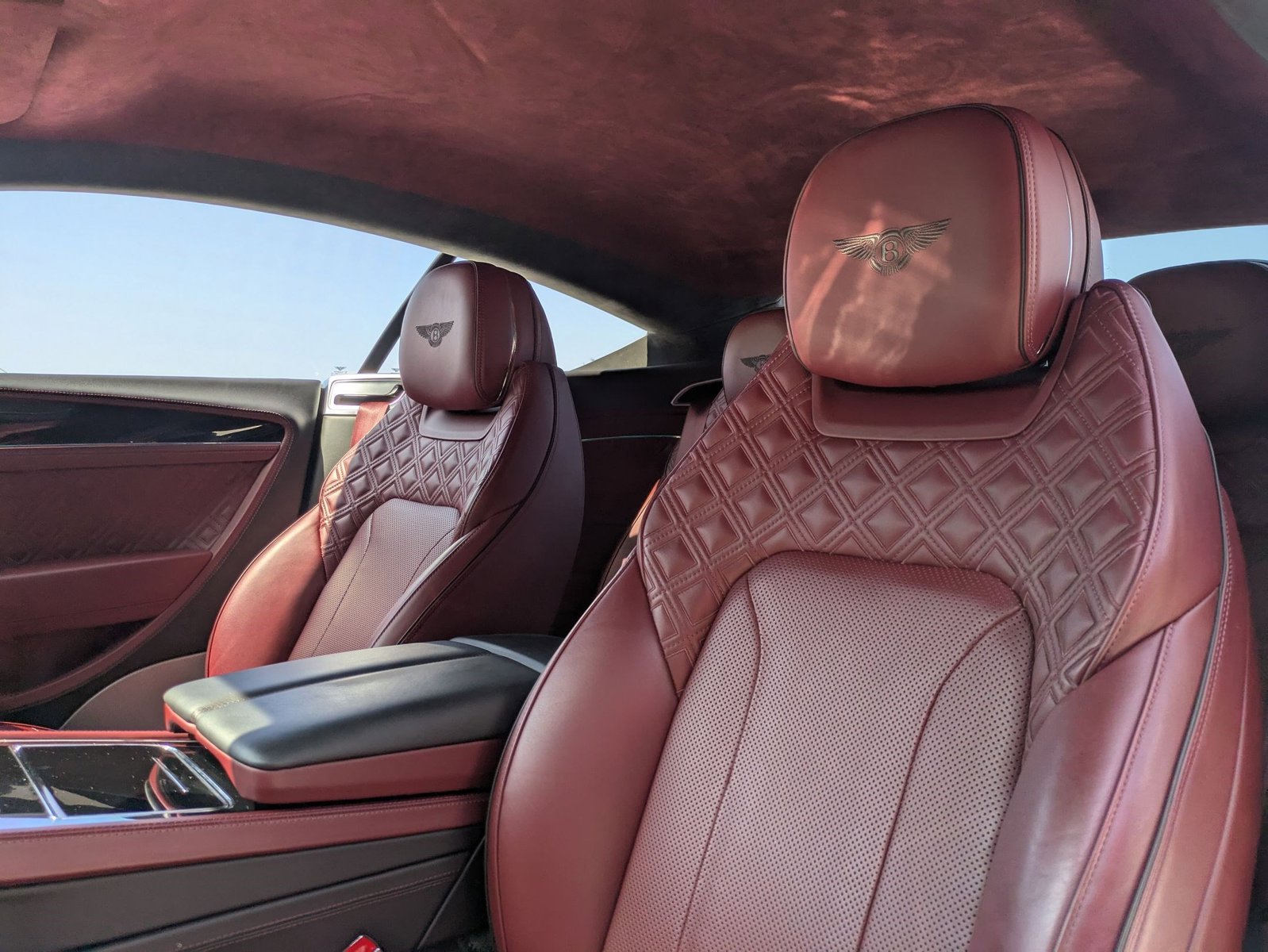 2021 Bentley Continental GT V8 photo 2