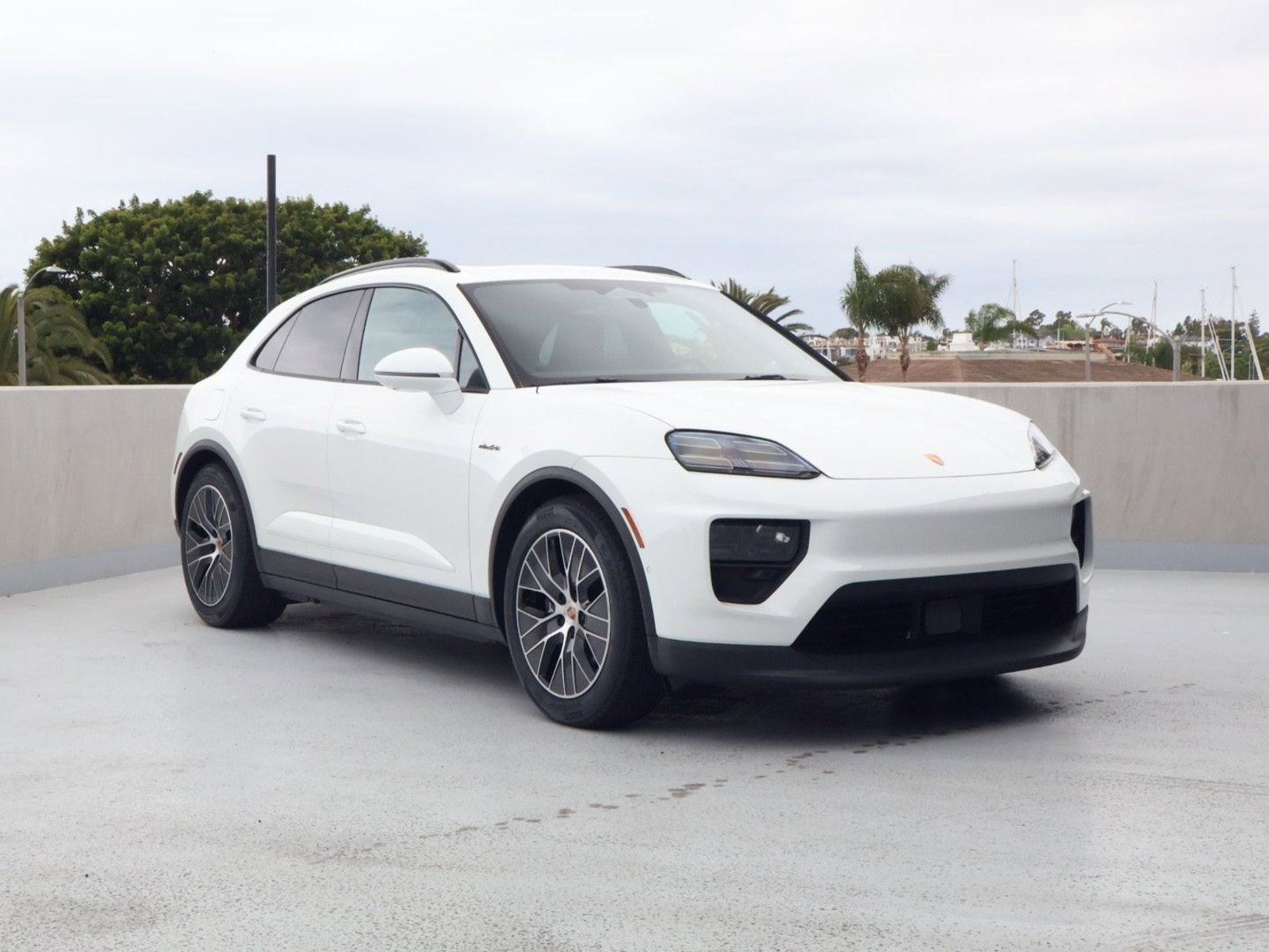 2025 Porsche Macan Electric Electric photo 6