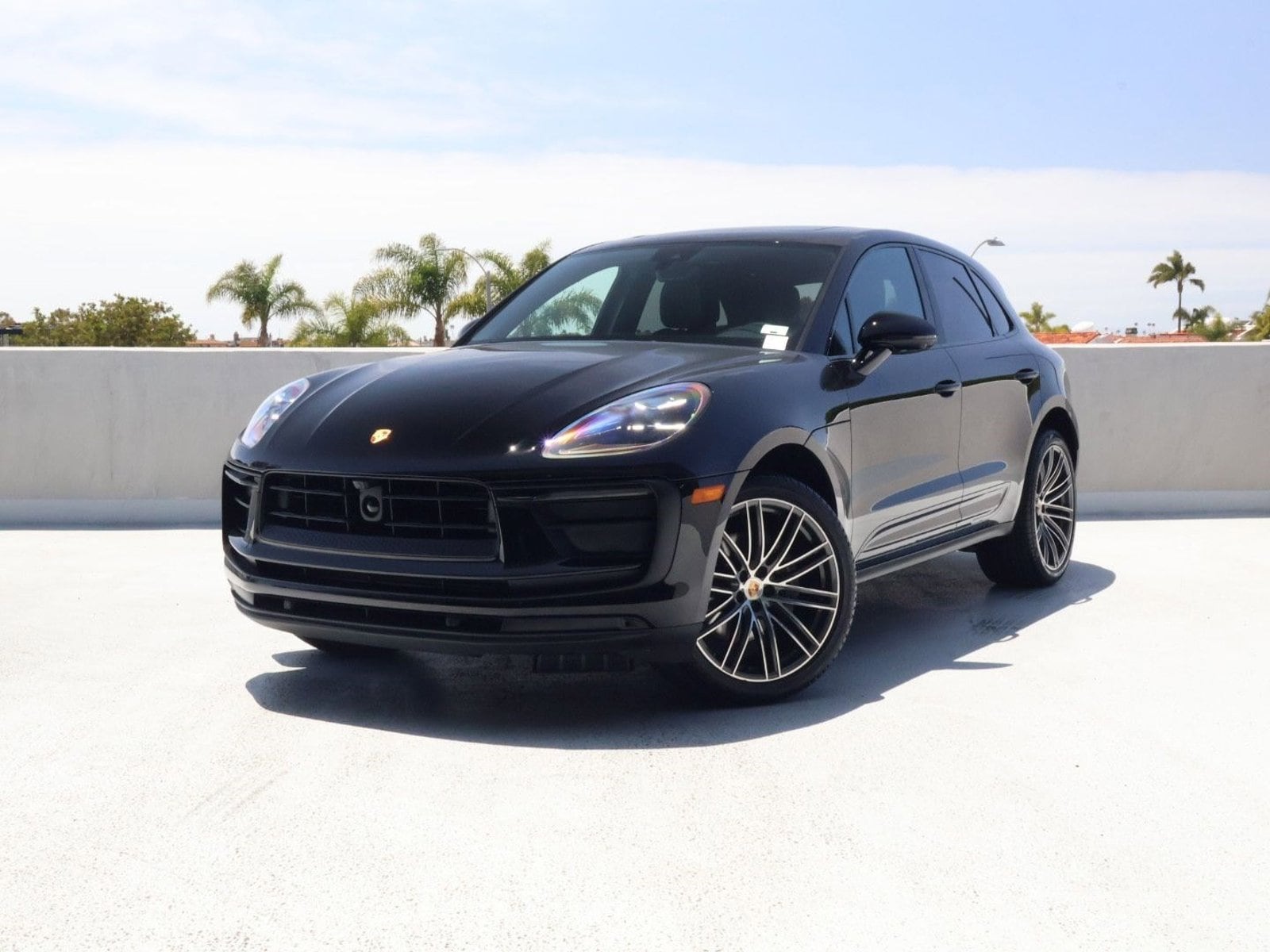 2025 Porsche Macan's photo